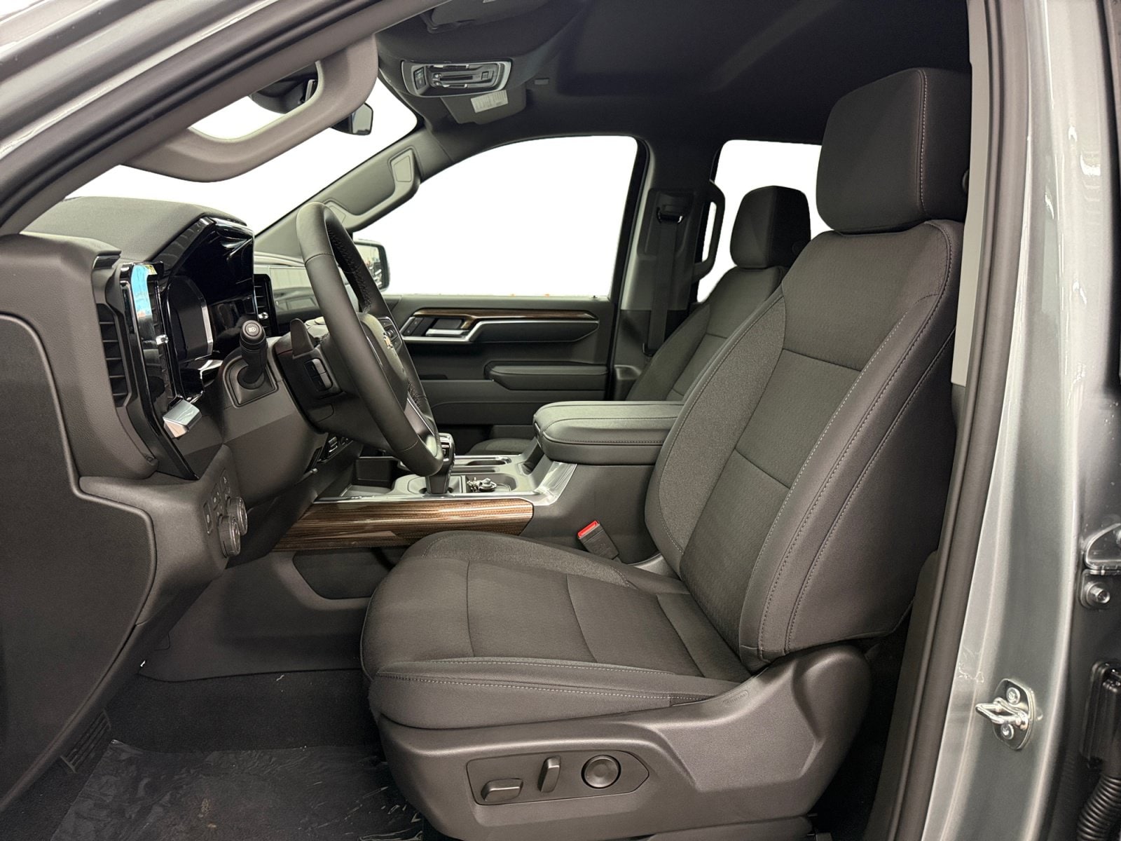2026 Chevrolet Silverado 1500 LT - Photo 9