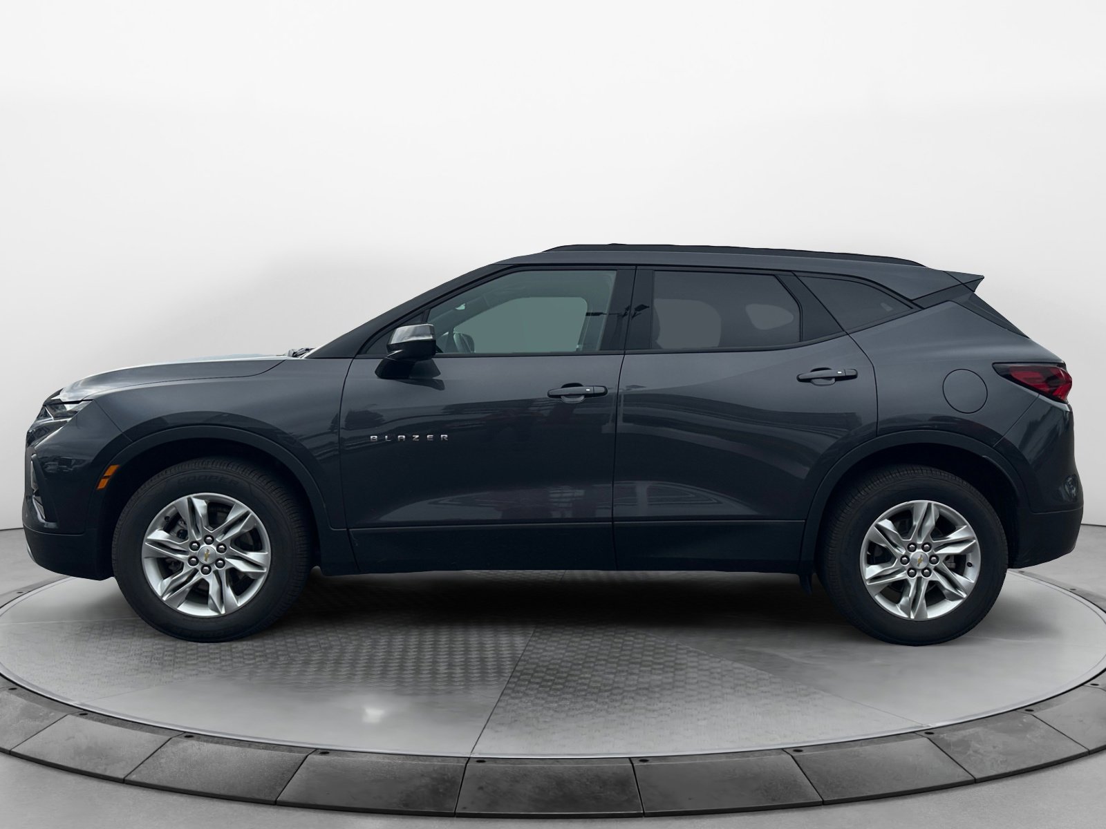 2021 Chevrolet Blazer 2LT photo 2