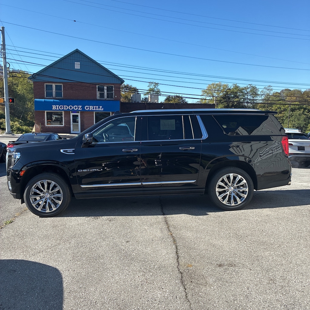 Used 2022 GMC Yukon XL Denali SUV