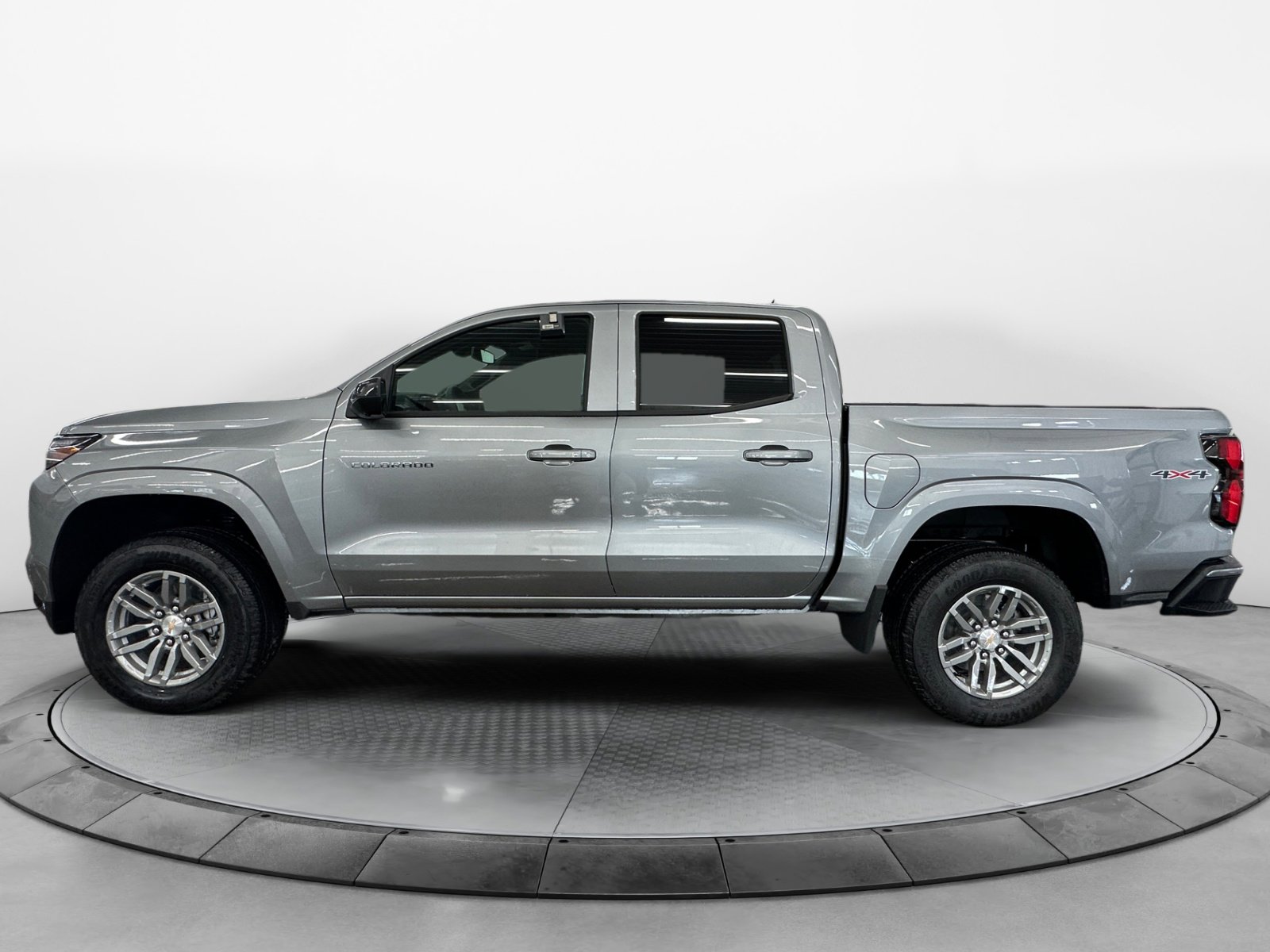 2026 Chevrolet Colorado LT photo 3