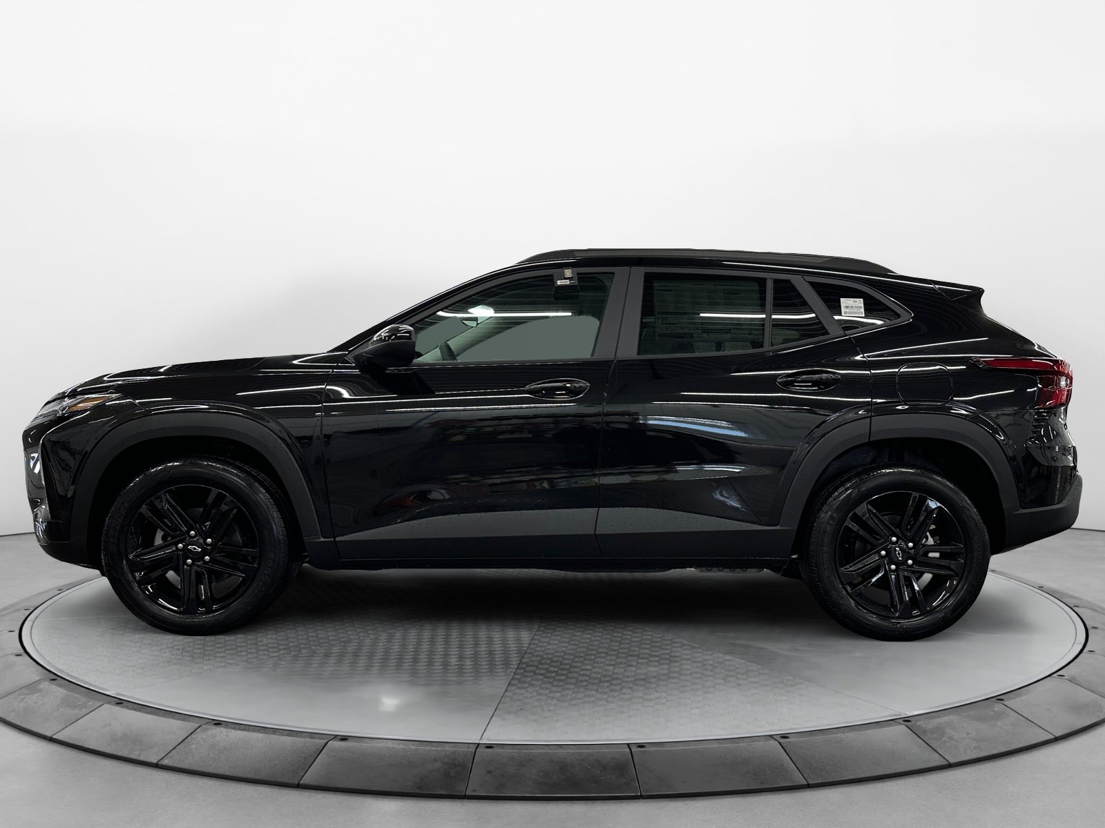 2025 Chevrolet Trax ACTIV photo 2