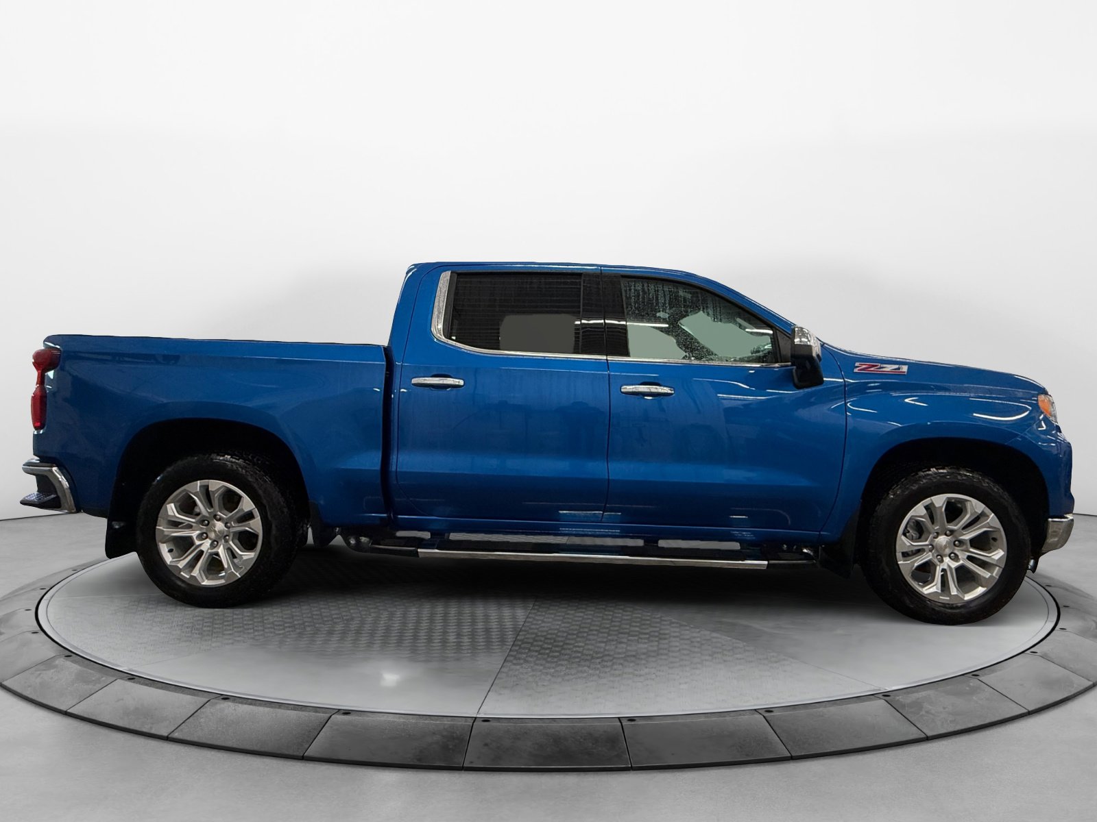 2024 Chevrolet Silverado 1500 LTZ photo 2