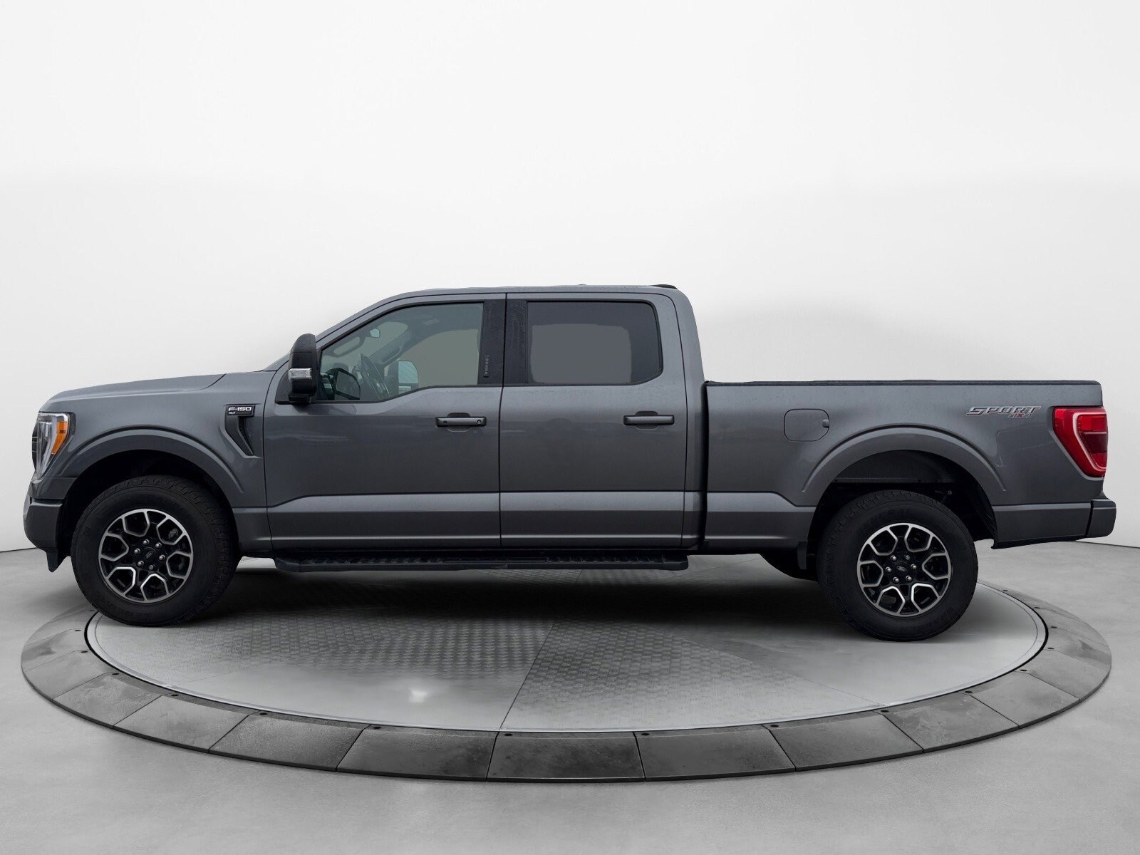 2022 Ford F-150 XL photo 3