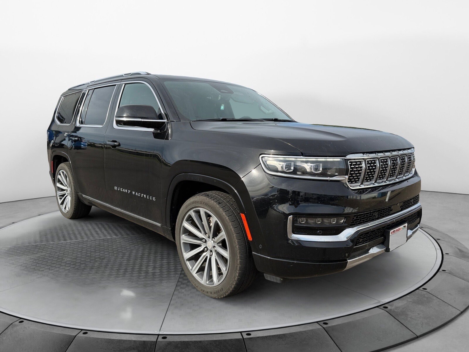 2022 Jeep Grand Wagoneer II photo 3