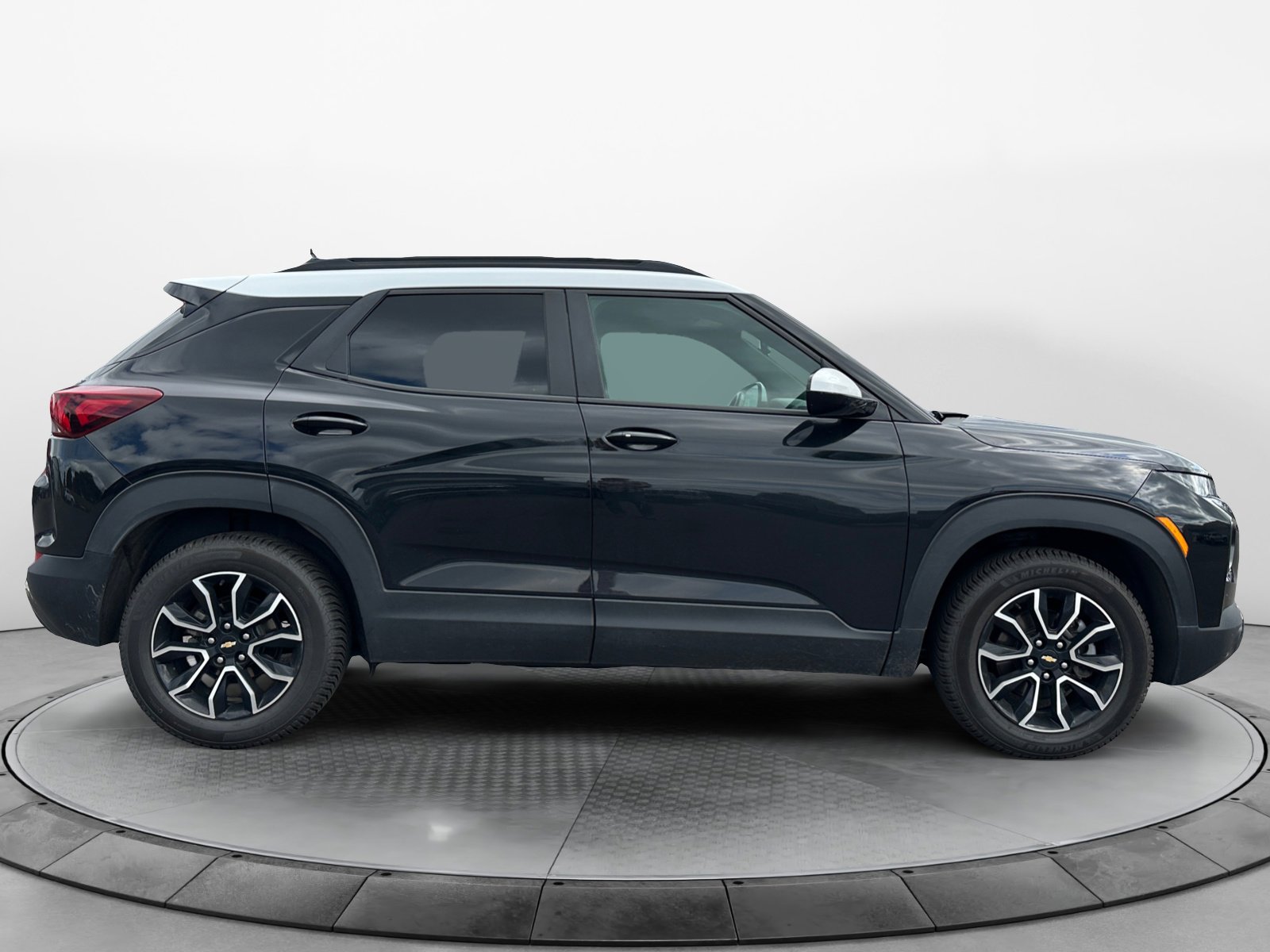 2021 Chevrolet Trailblazer ACTIV photo 2