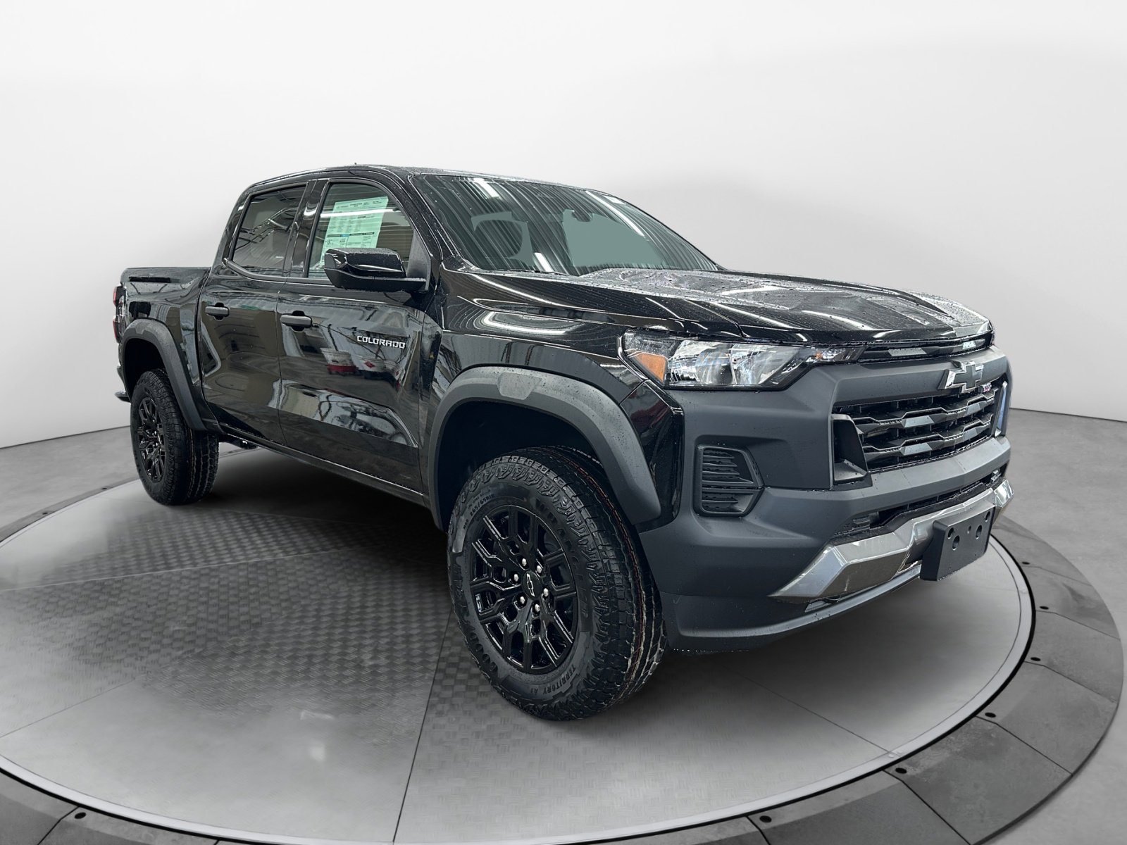 2026 Chevrolet Colorado Trail Boss photo 3