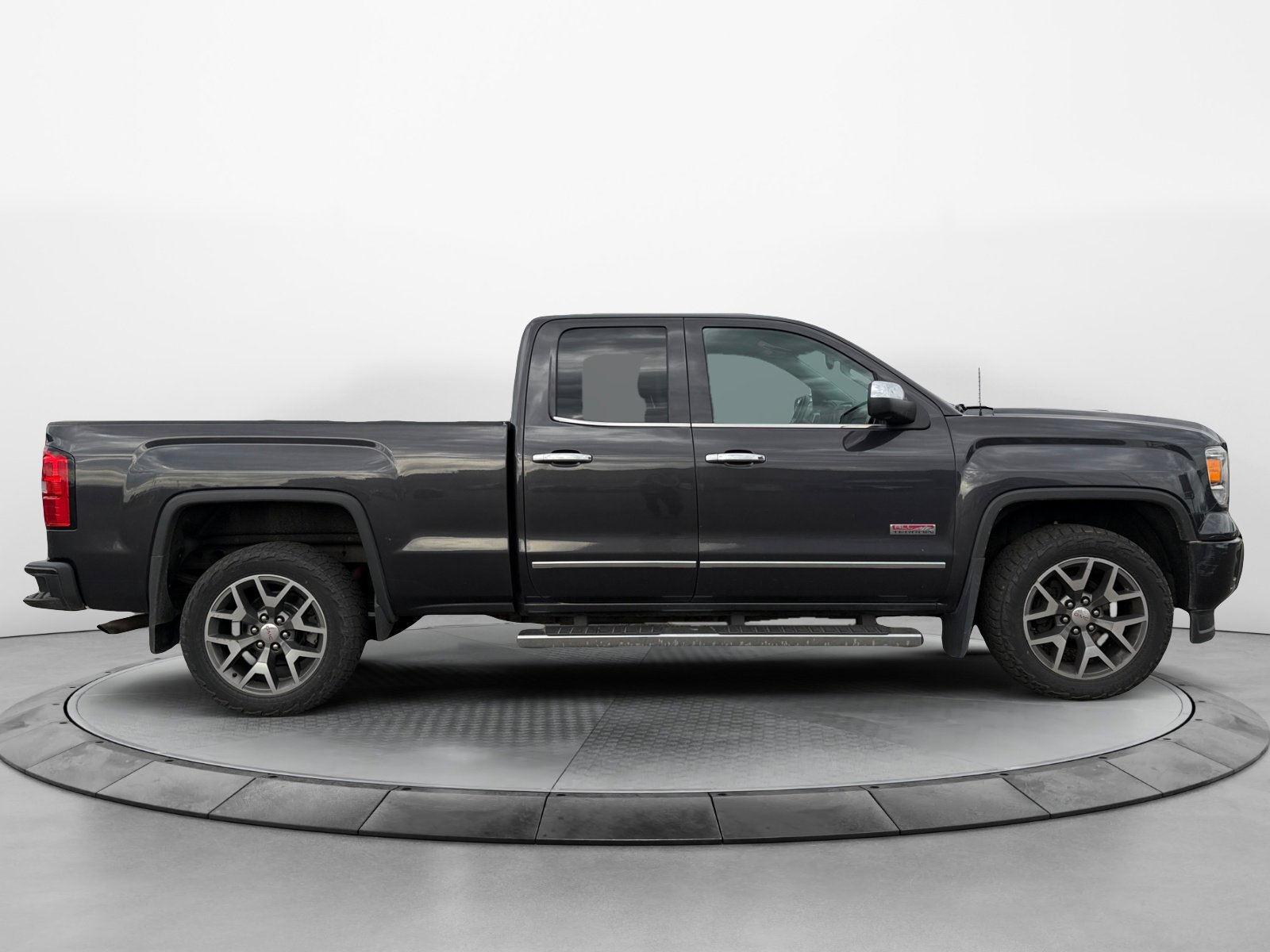 2015 Gmc Sierra 1500 SLE photo 2