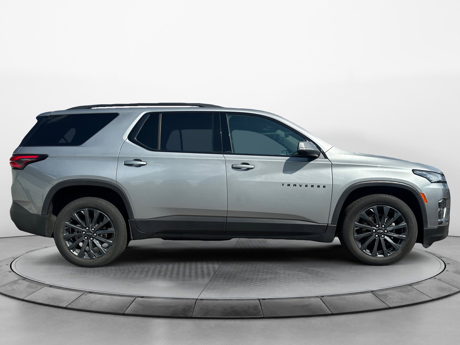 2023 Chevrolet Traverse RS photo 2