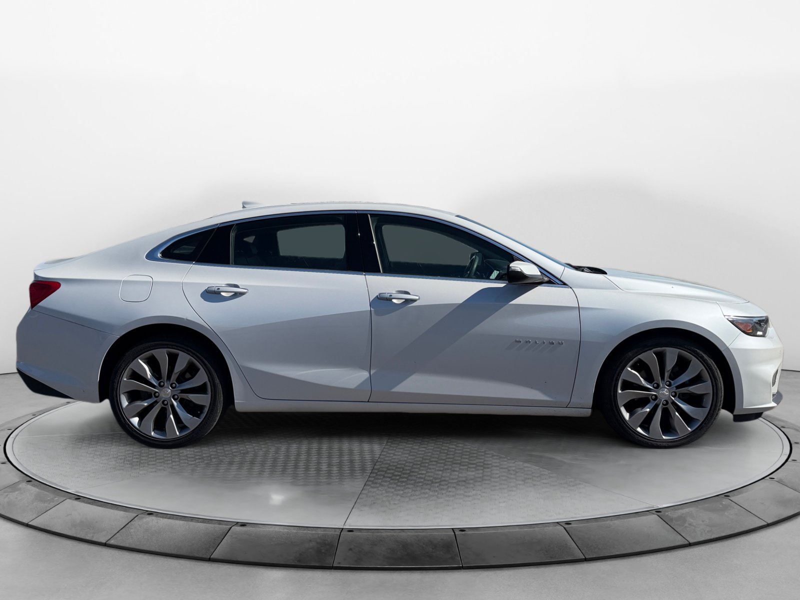 Used 2018 Chevrolet Malibu Premier with VIN 1G1ZE5SX8JF157136 for sale in Bloomer, WI