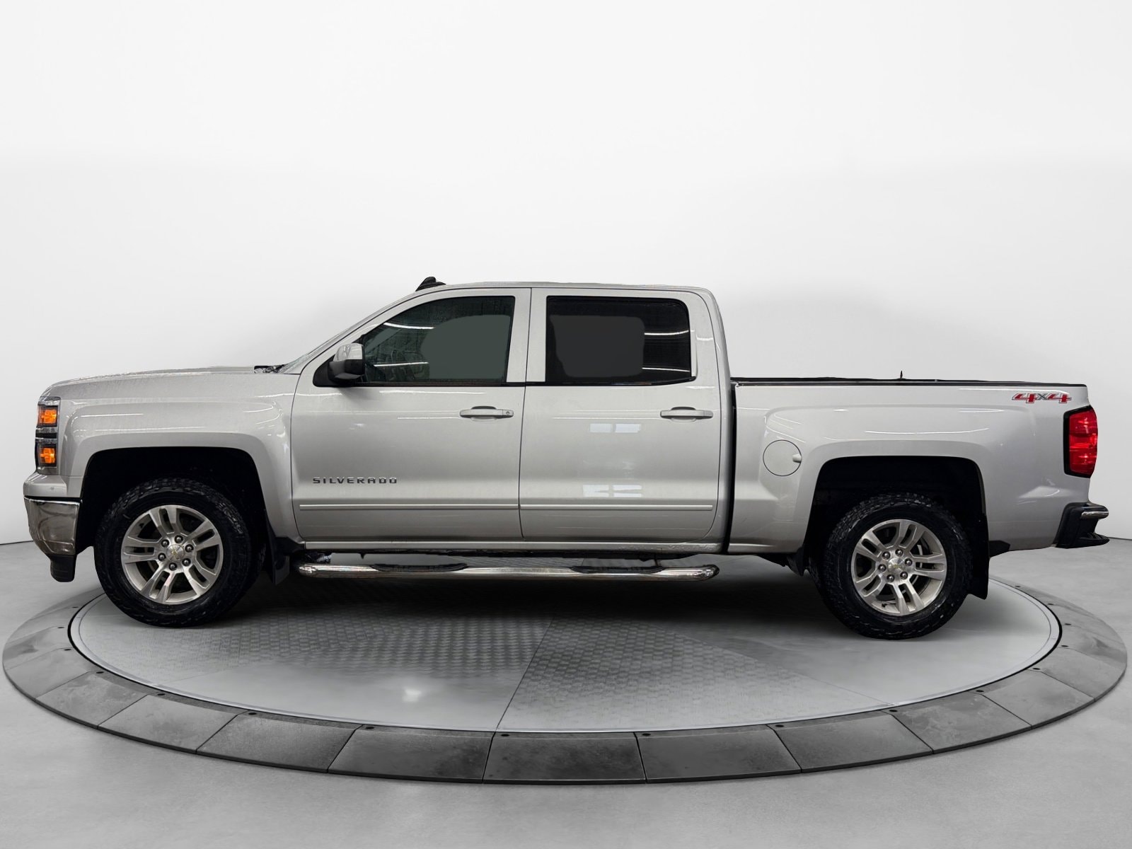 Used 2015 Chevrolet Silverado 1500 LT with VIN 3GCUKREC8FG413095 for sale in Bloomer, WI