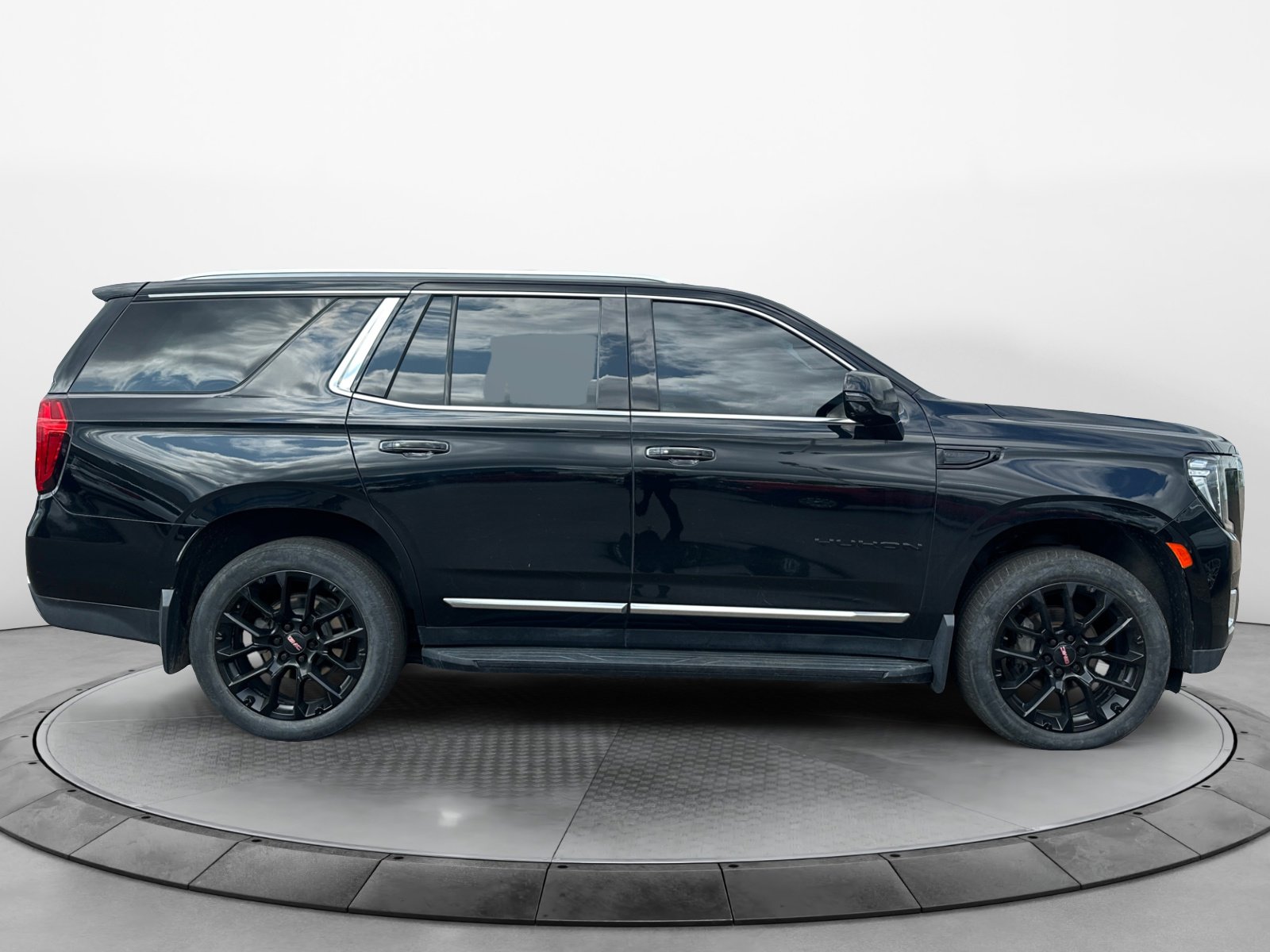2022 Gmc Yukon SLT photo 2