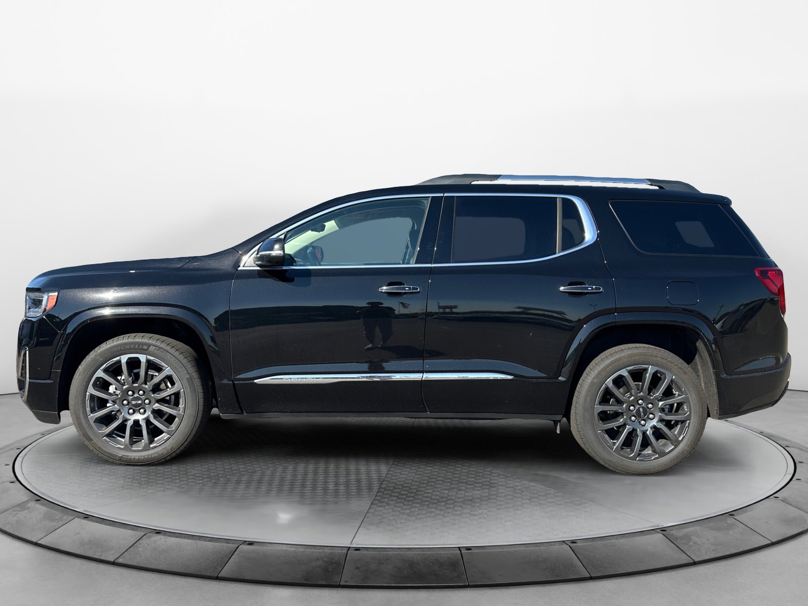 2023 Gmc Acadia Denali photo 2