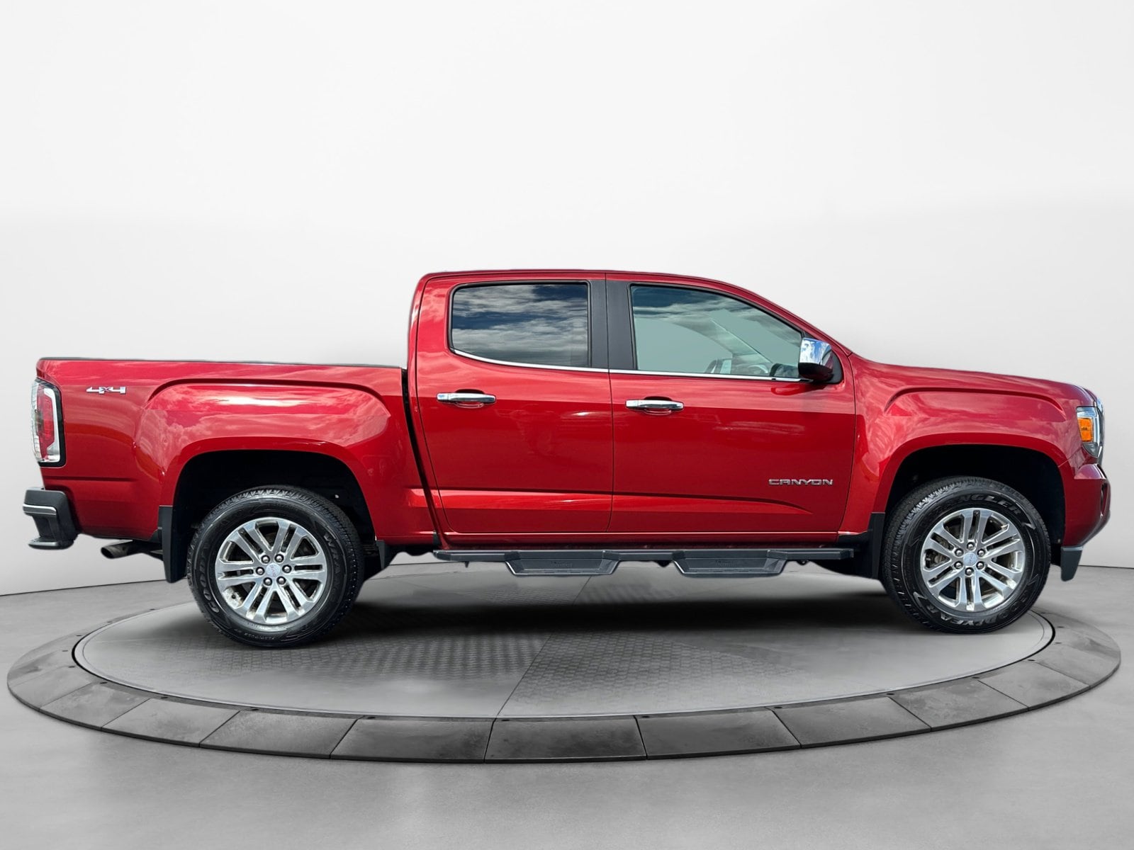 Used 2015 GMC Canyon SLT with VIN 1GTG6CE39F1178963 for sale in Bloomer, WI