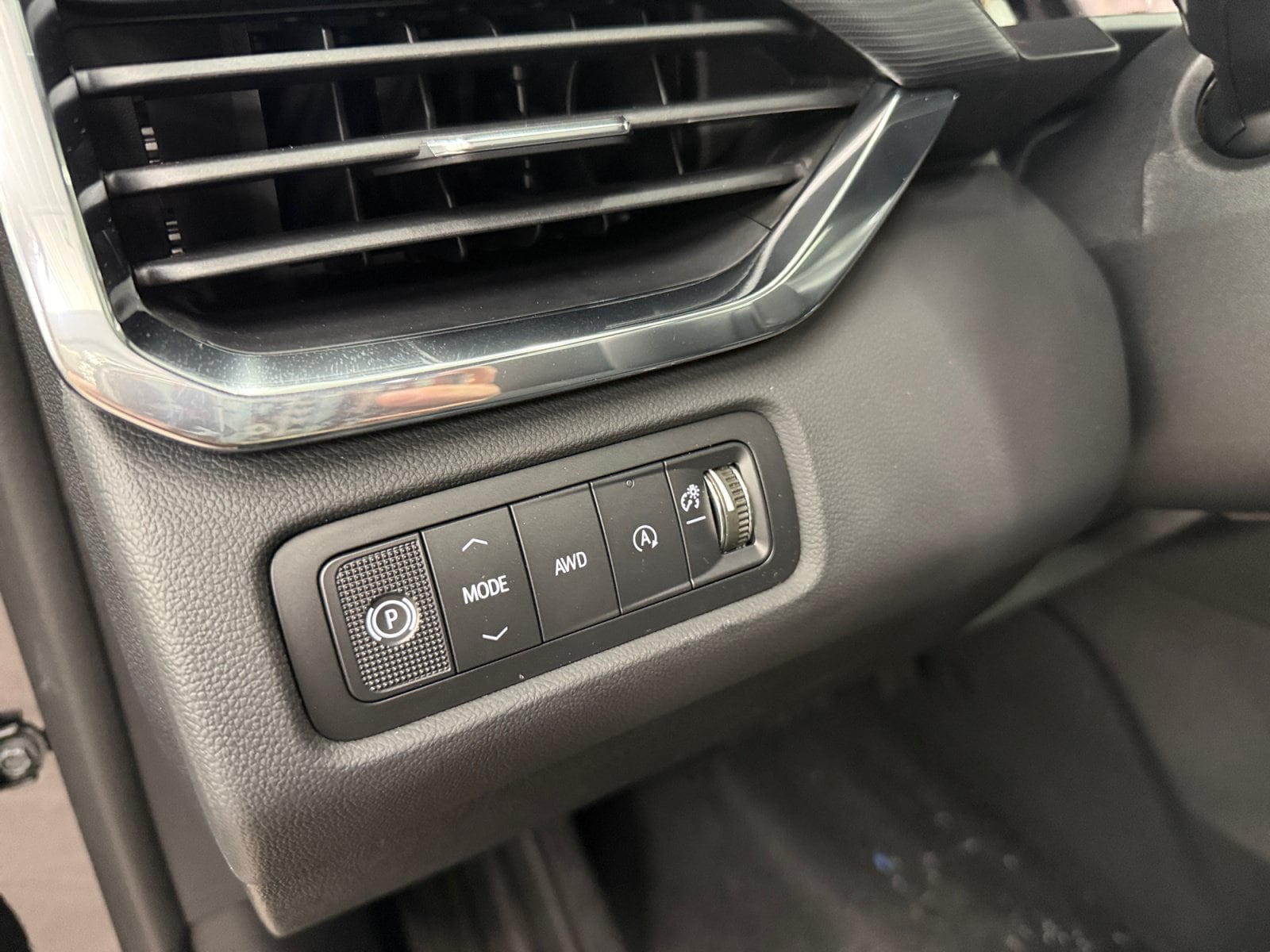2027 GMC Acadia Elevation - Photo 24