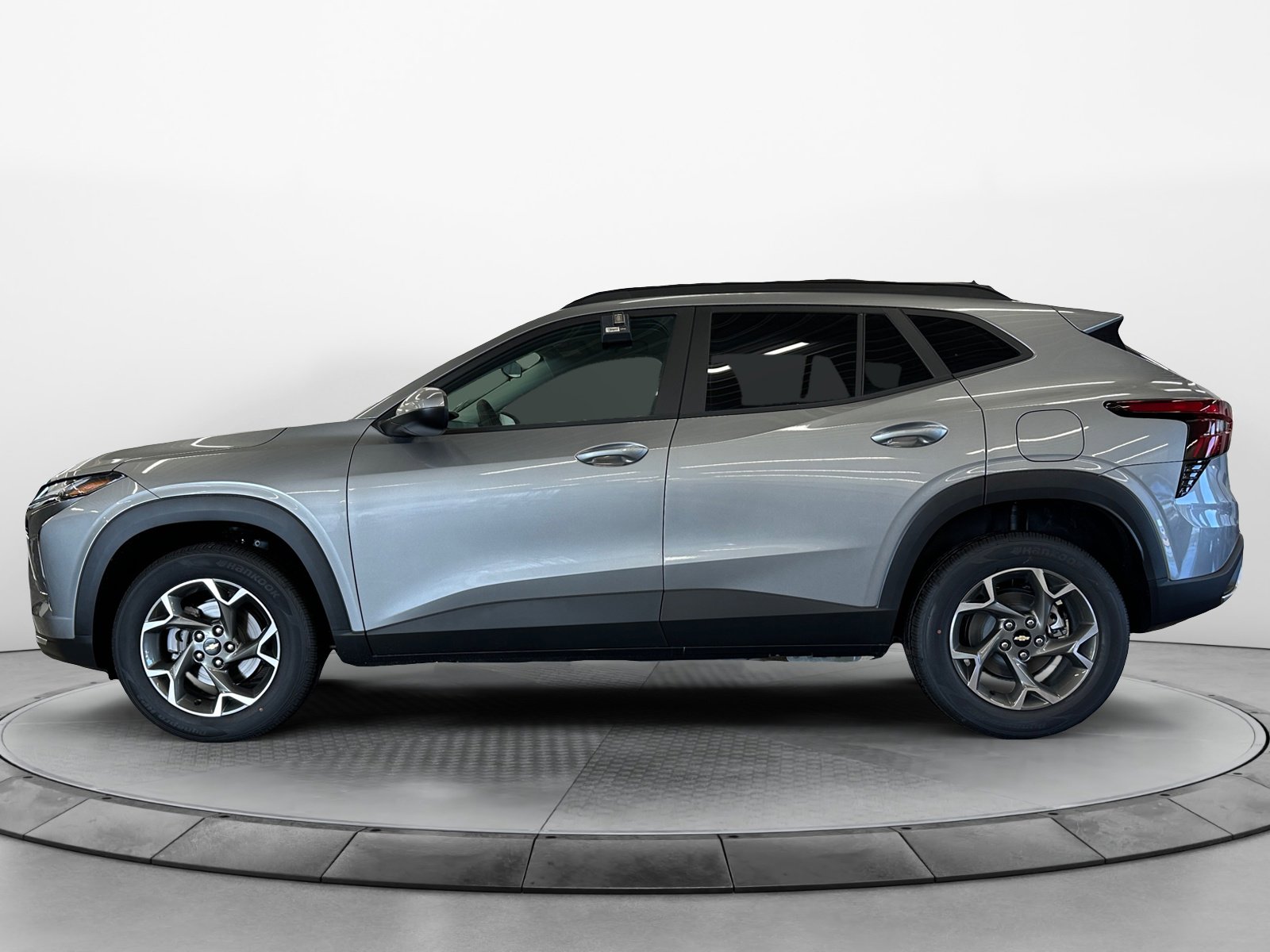 2025 Chevrolet Trax LT photo 3