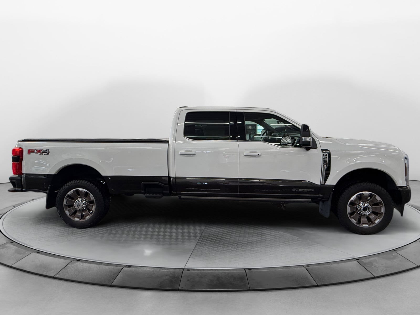 White 2024 Ford F-250 Super Duty Pickup Truck Four-Wheel Drive Automatic
