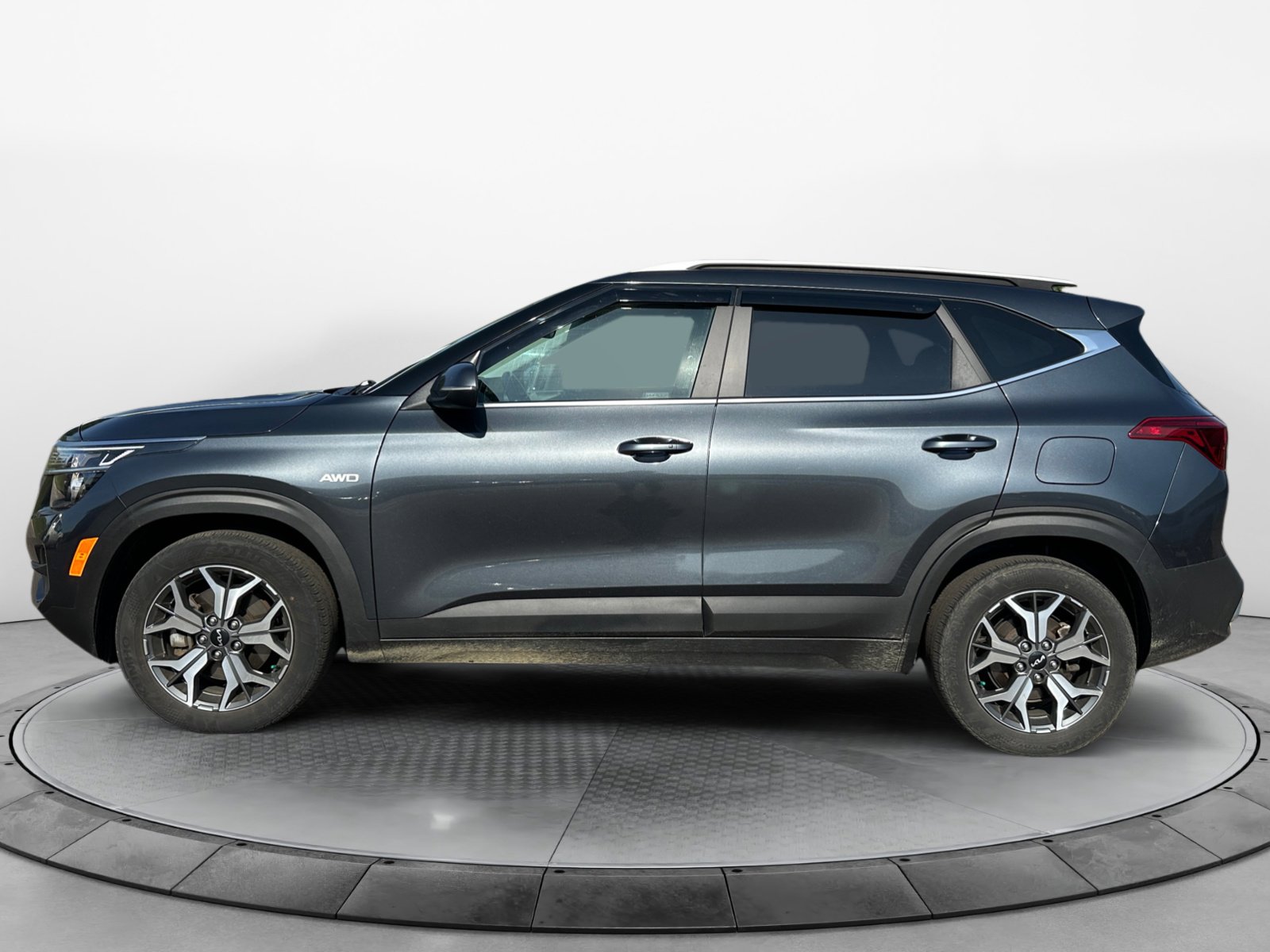 2023 Kia Seltos EX photo 2