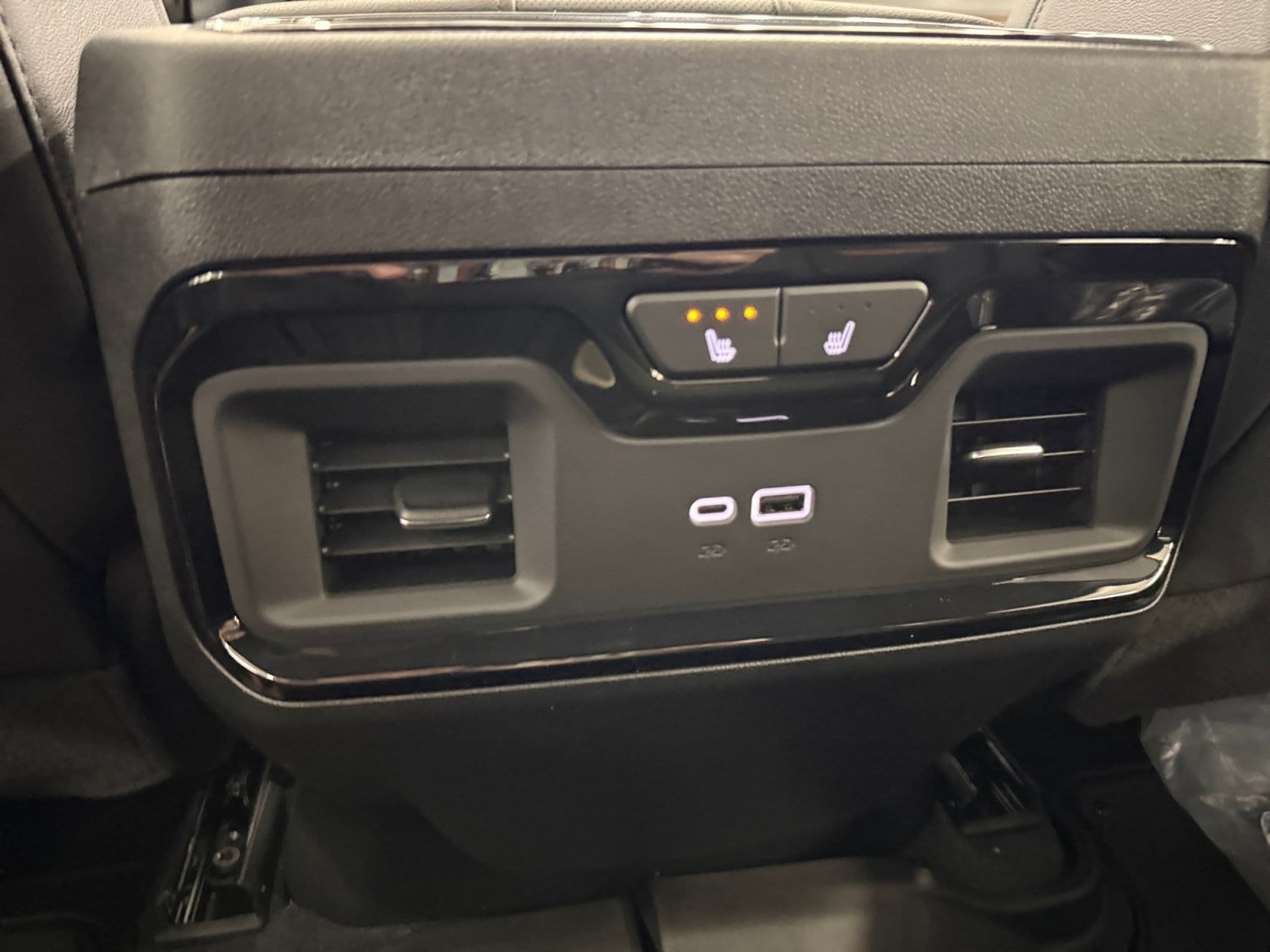 2026 GMC Sierra 3500HD AT4 - Photo 22