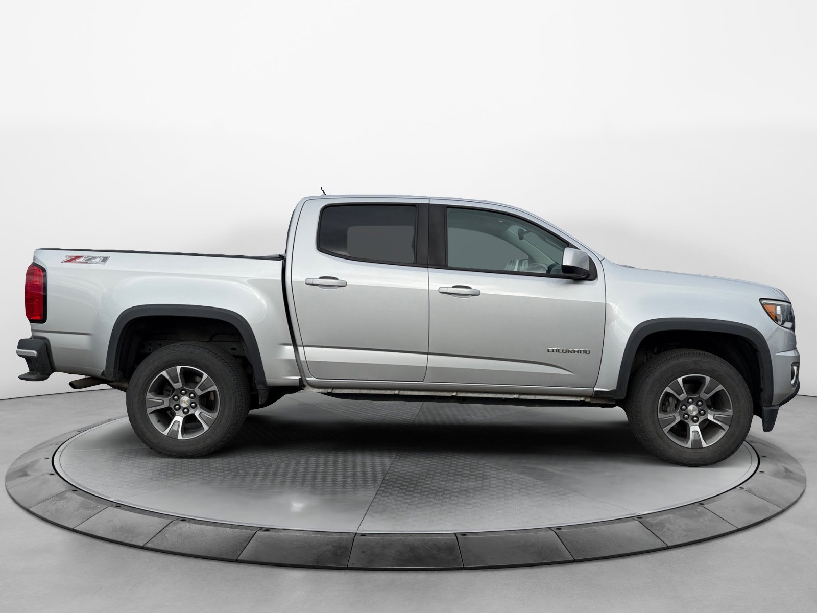 2017 Chevrolet Colorado Z71 photo 2