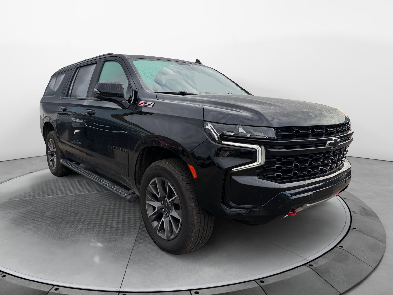2023 Chevrolet Suburban Z71 photo 3