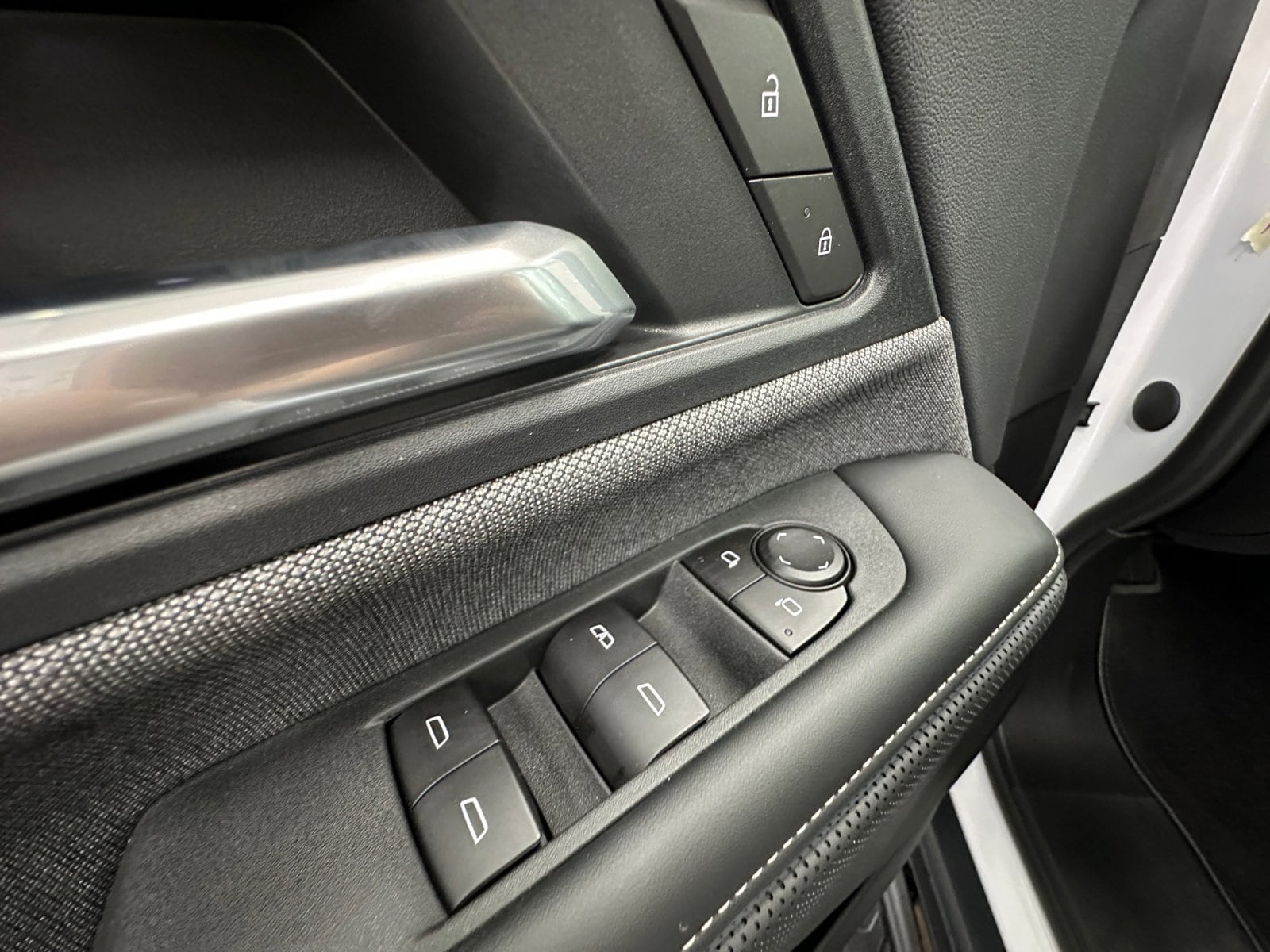 2026 GMC Sierra EV Elevation - Photo 23