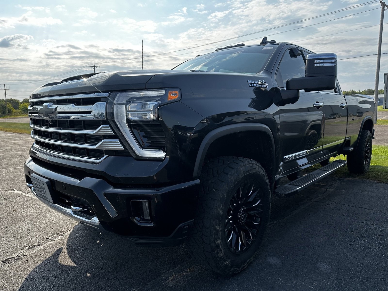 Used 2024 Chevrolet Silverado 3500HD High Country with VIN 1GC4YVEY8RF124954 for sale in Bloomer, WI