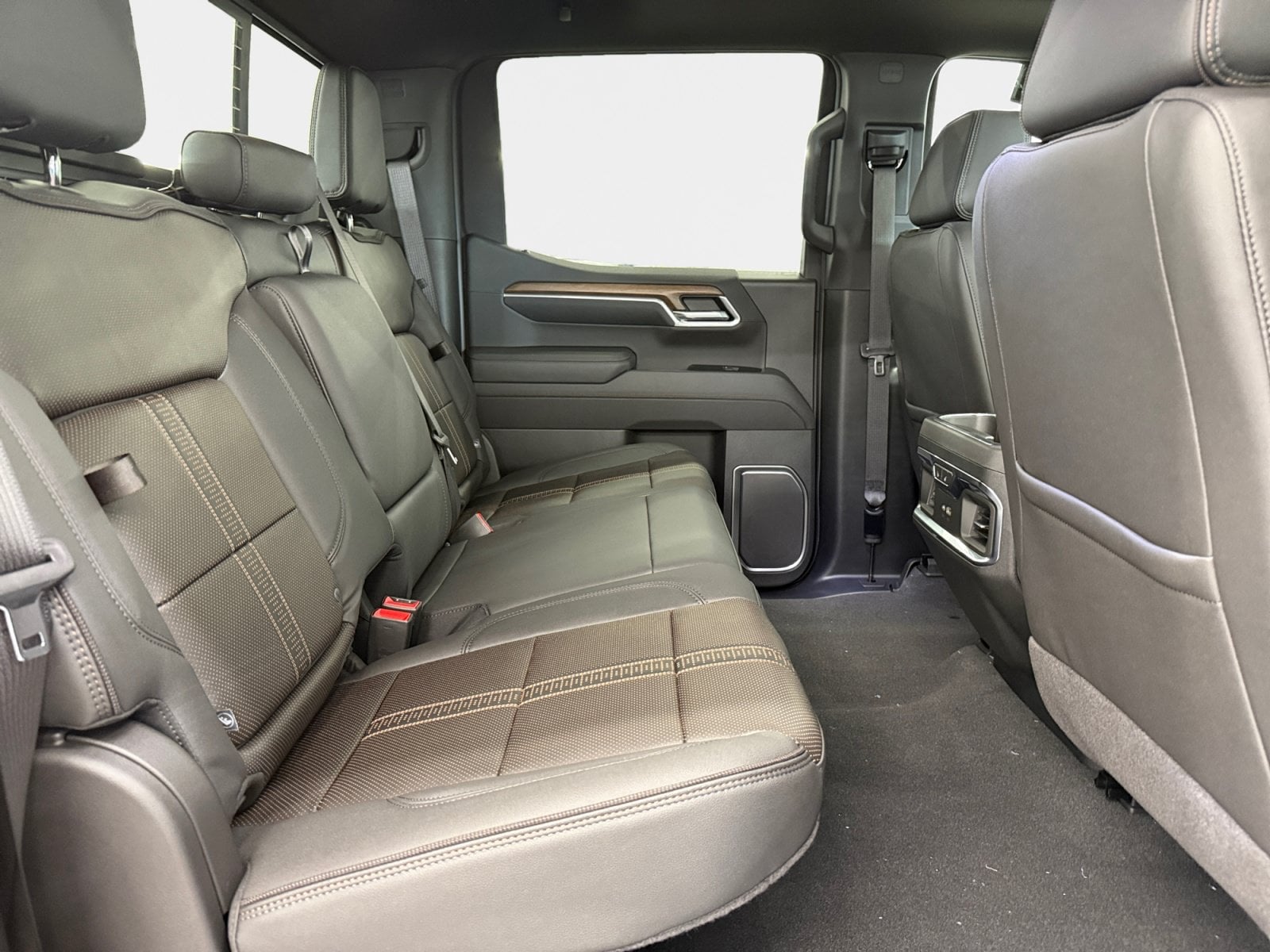 2026 Chevrolet Silverado 1500 High Country - Photo 11