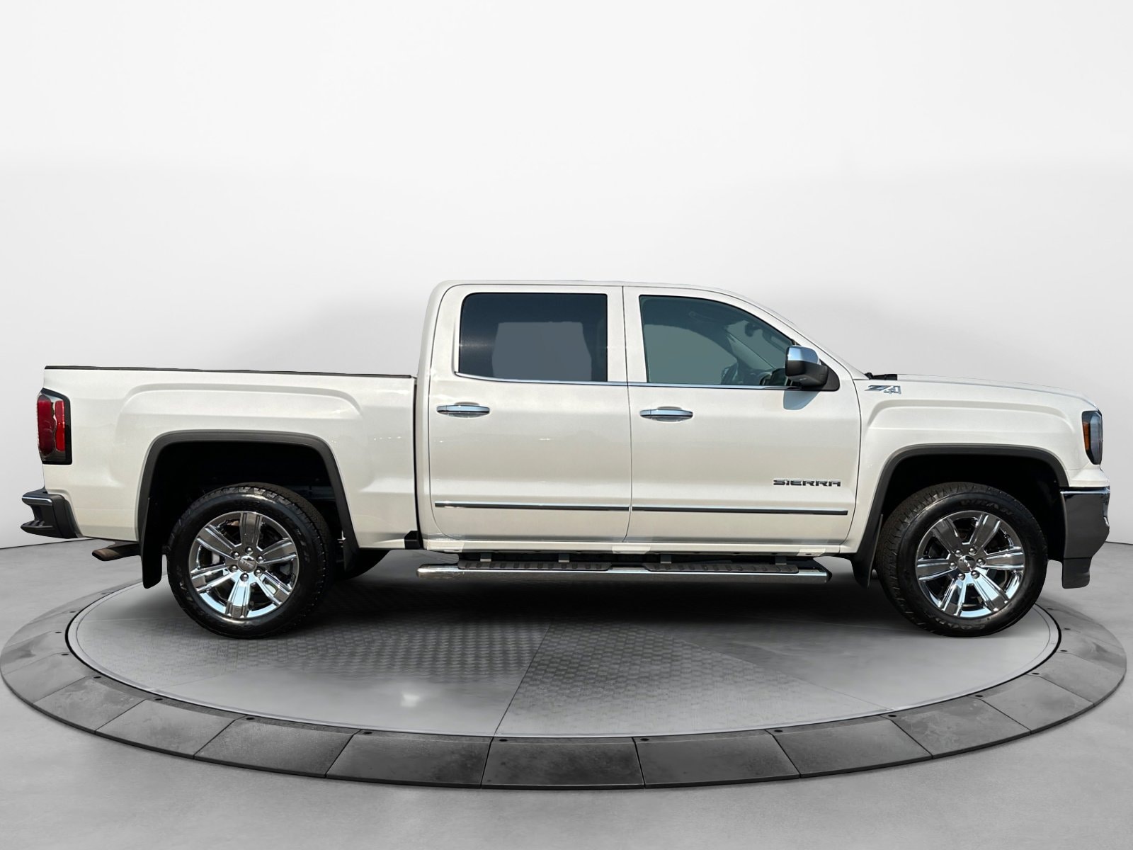 Used 2018 GMC Sierra 1500 SLT with VIN 3GTU2NEC7JG594742 for sale in Bloomer, WI