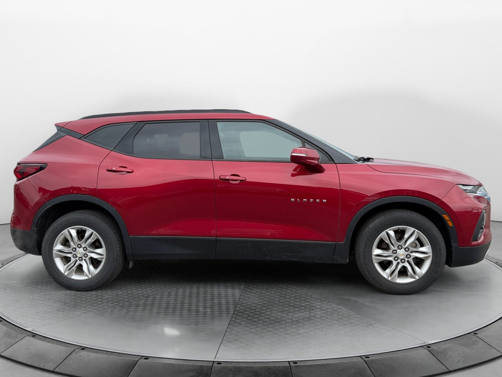 Used 2019 Chevrolet Blazer 2LT with VIN 3GNKBGRS9KS574020 for sale in Bloomer, WI