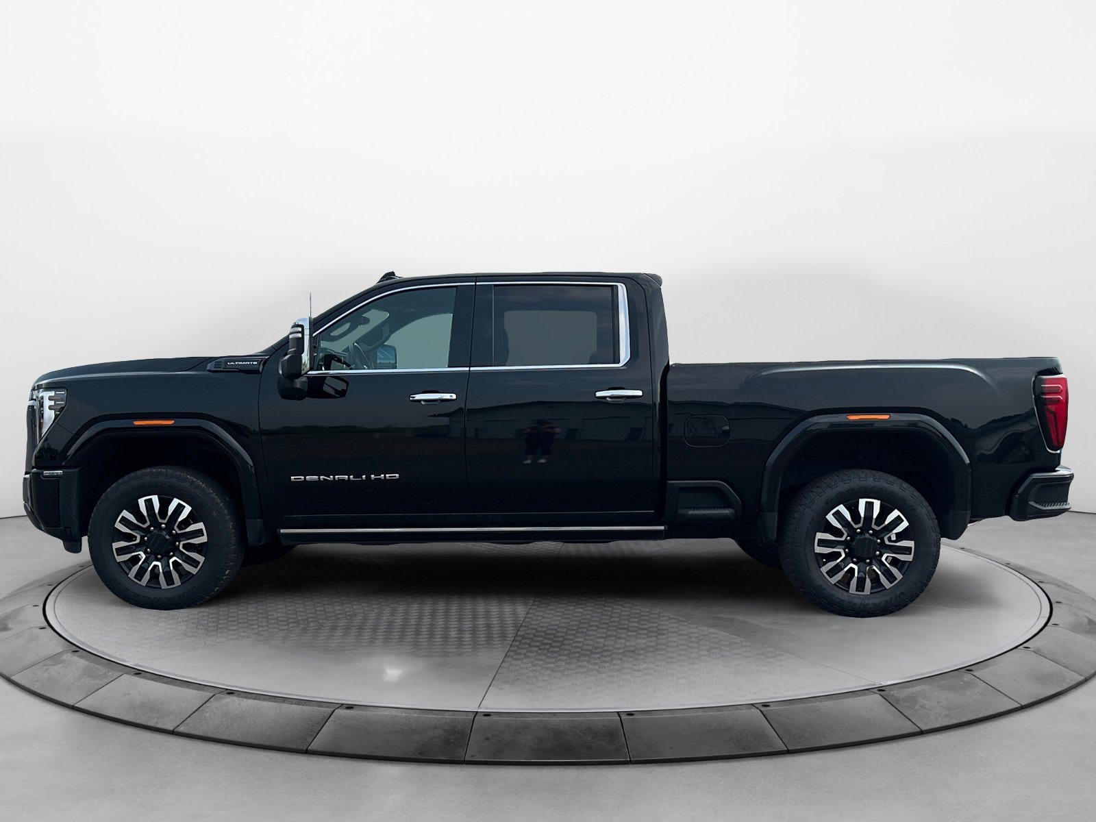 2024 Gmc Sierra HD Denali Ultimate photo 2