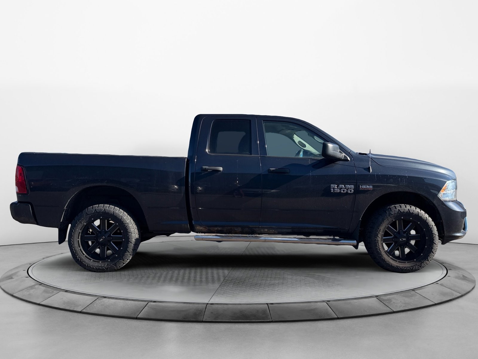 2017 RAM 1500 Express 4x4 Quad Cab 6'4's photo