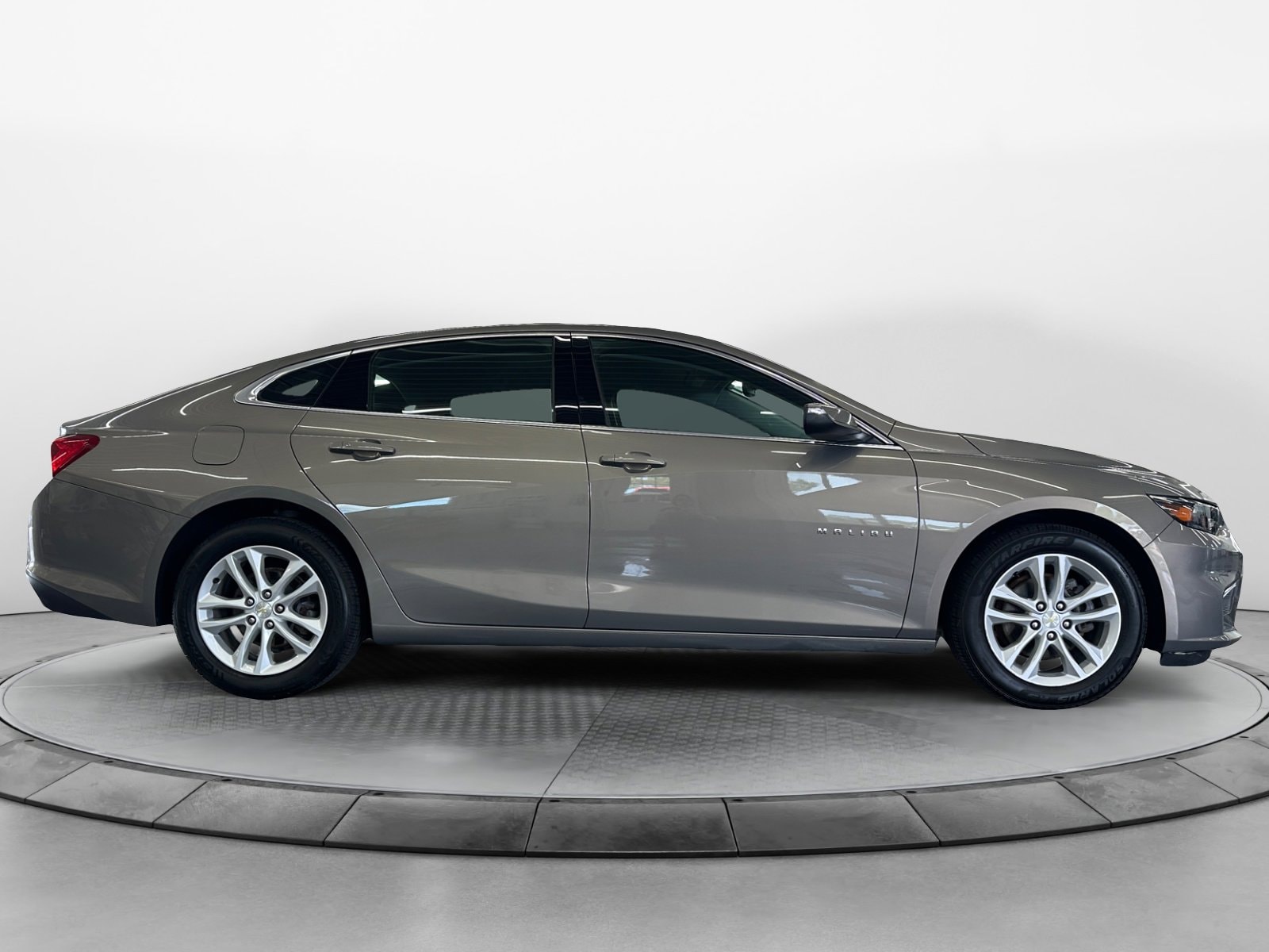 Used 2018 Chevrolet Malibu 1LT with VIN 1G1ZD5ST3JF125906 for sale in Bloomer, WI