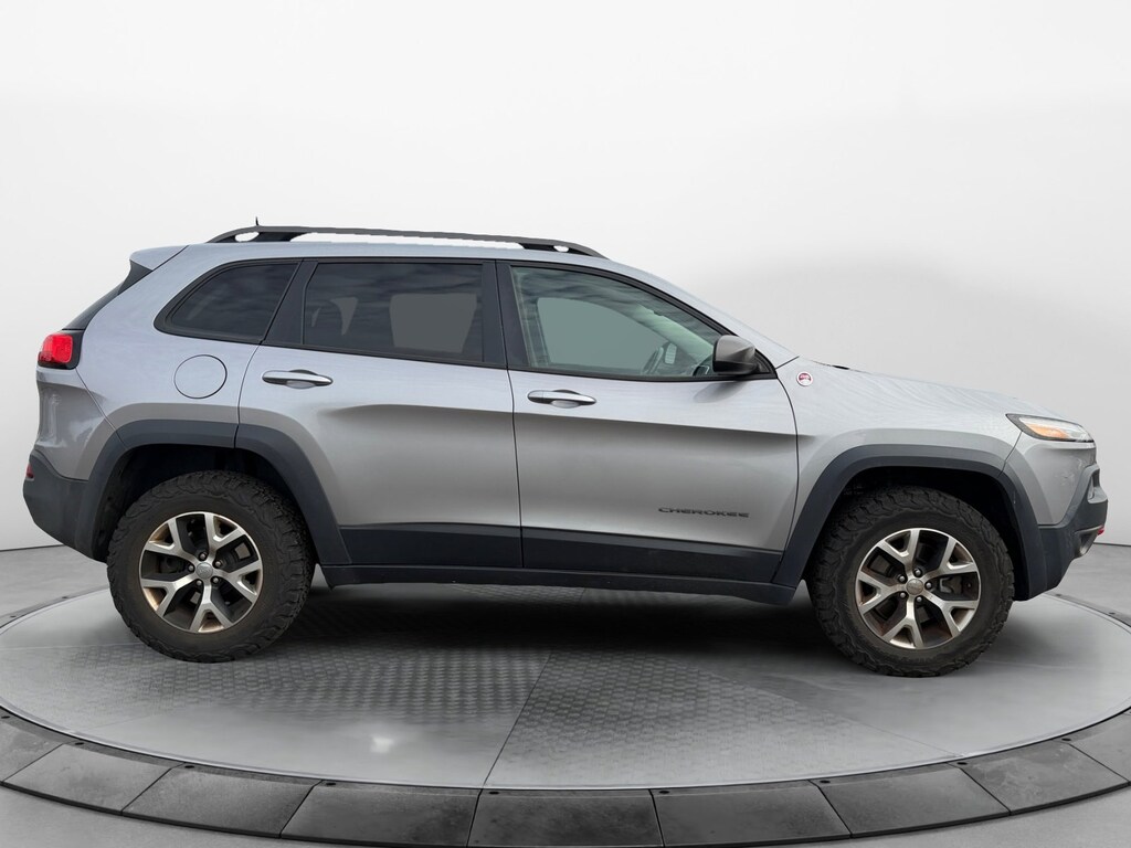 Used 2016 Jeep Cherokee Trailhawk SUV