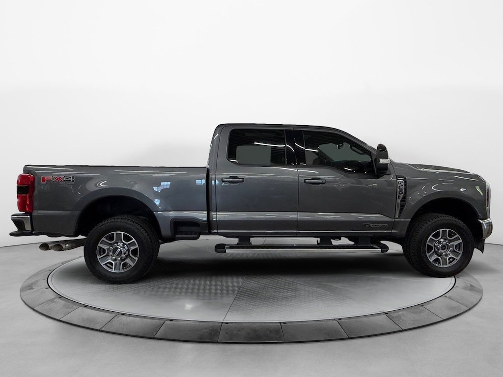 Used 2024 Ford Super Duty F-250 SRW LARIAT Truck Crew Cab