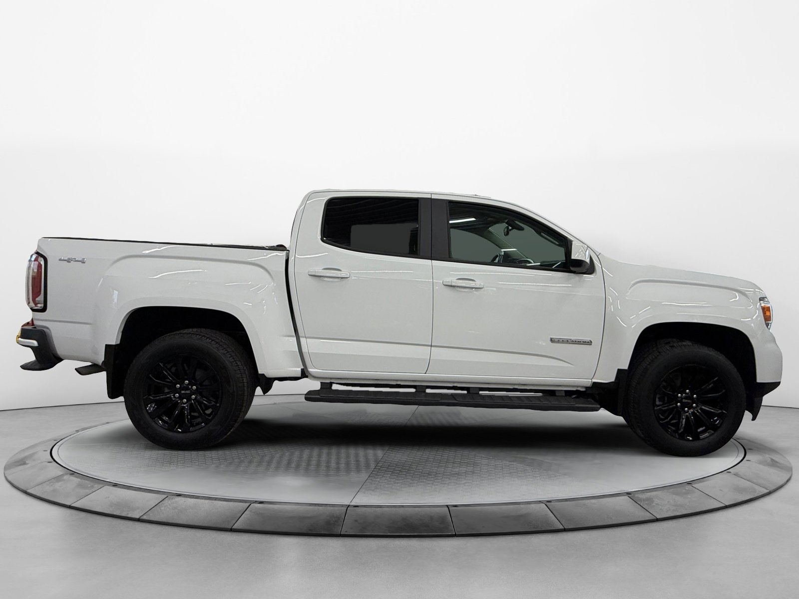 2022 GMC Canyon Elevation 4WD Crew Cab Short Box's photo