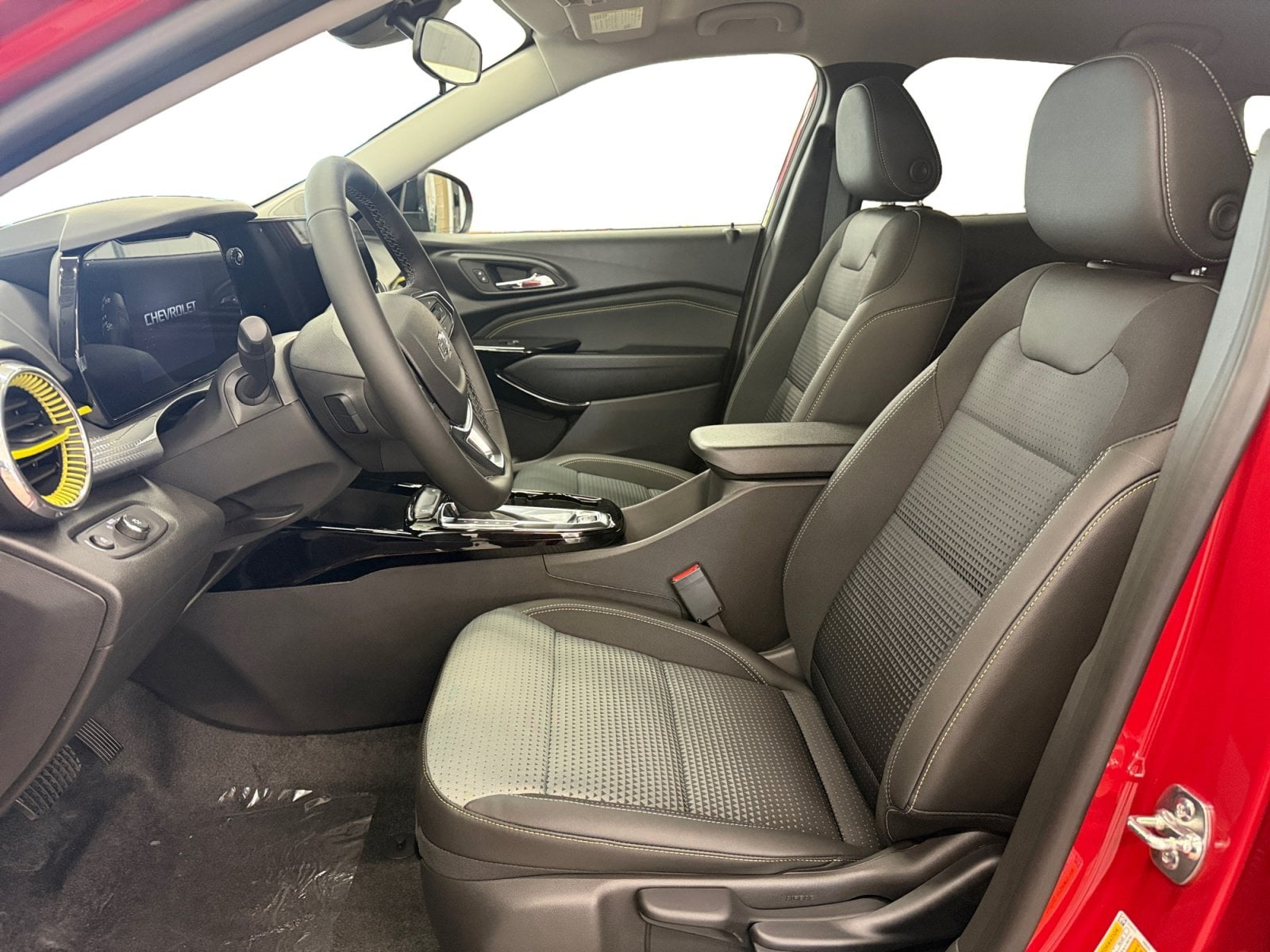 2026 Chevrolet Trax LT - Photo 9