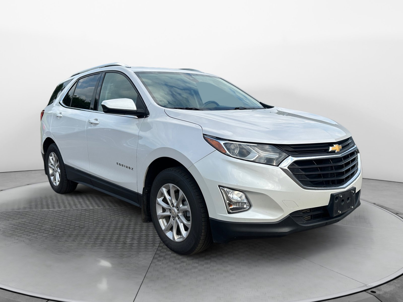2020 Chevrolet Equinox LT photo 3