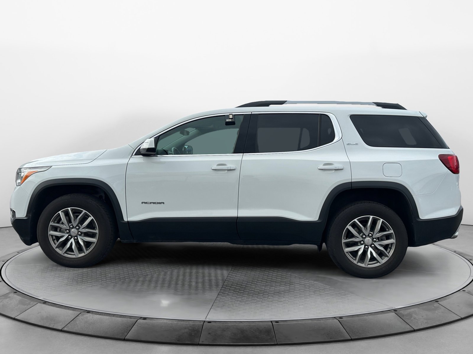 2019 Gmc Acadia SLE photo 2