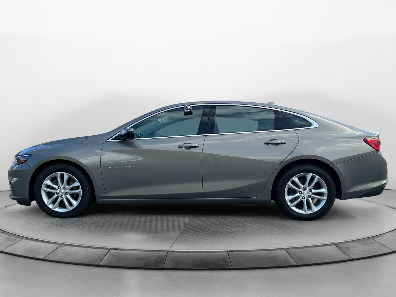 2018 Chevrolet Malibu 1LT photo 3