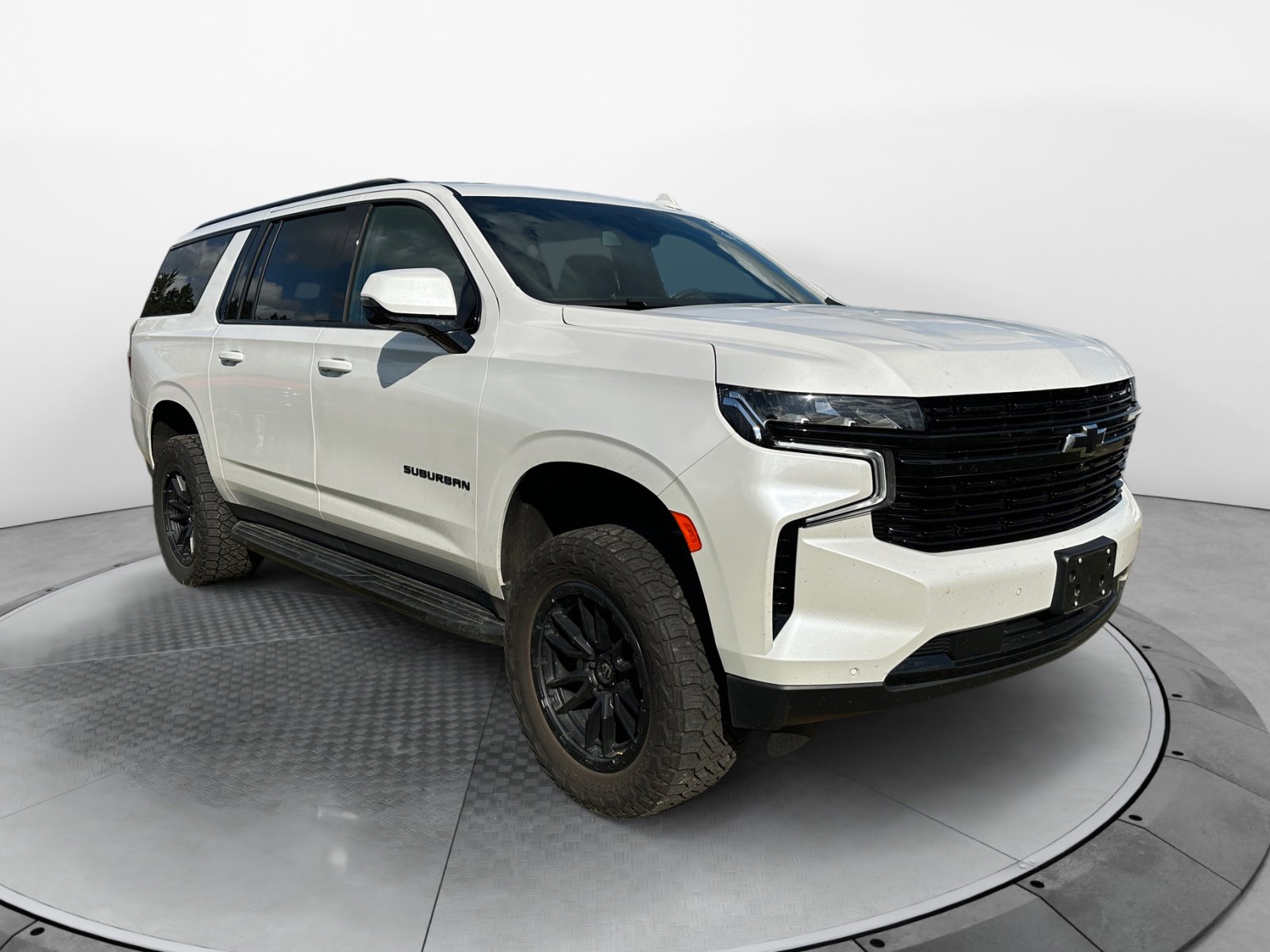 2023 Chevrolet Suburban RST photo 4