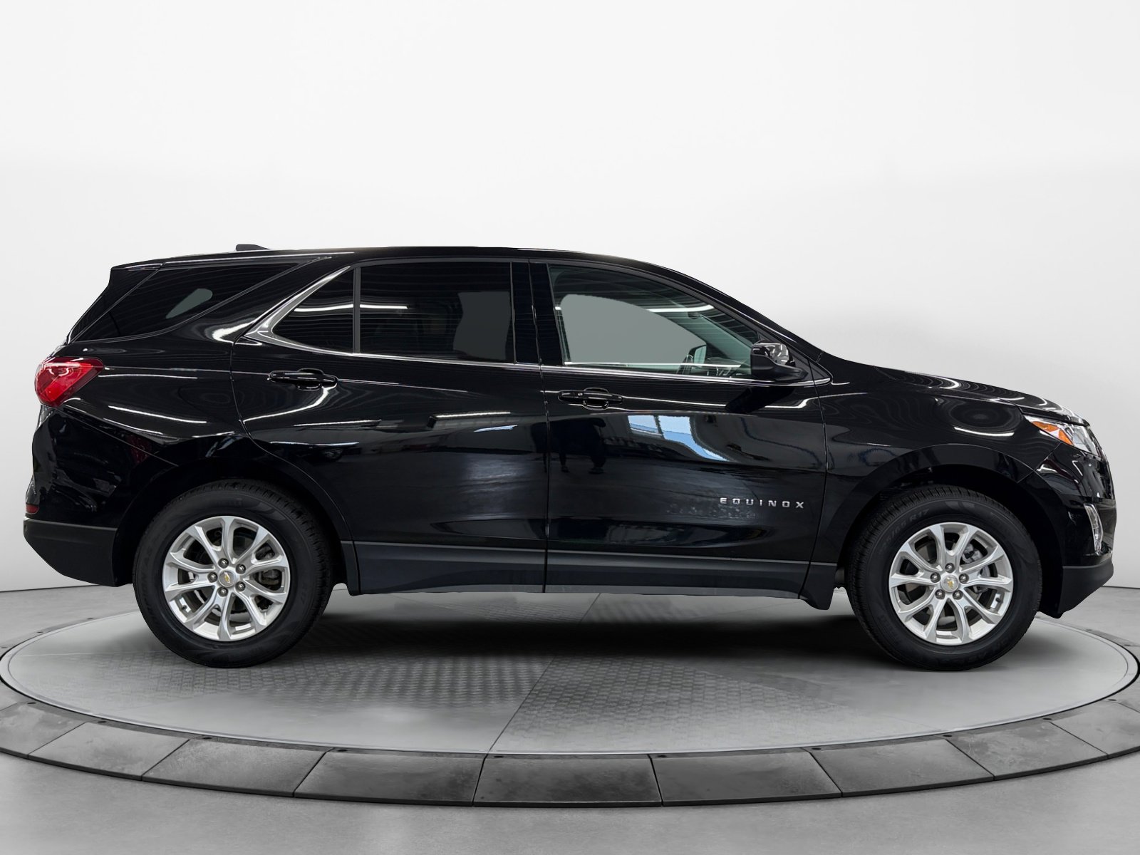 Used 2020 Chevrolet Equinox LT with VIN 2GNAXUEVXL6145464 for sale in Bloomer, WI