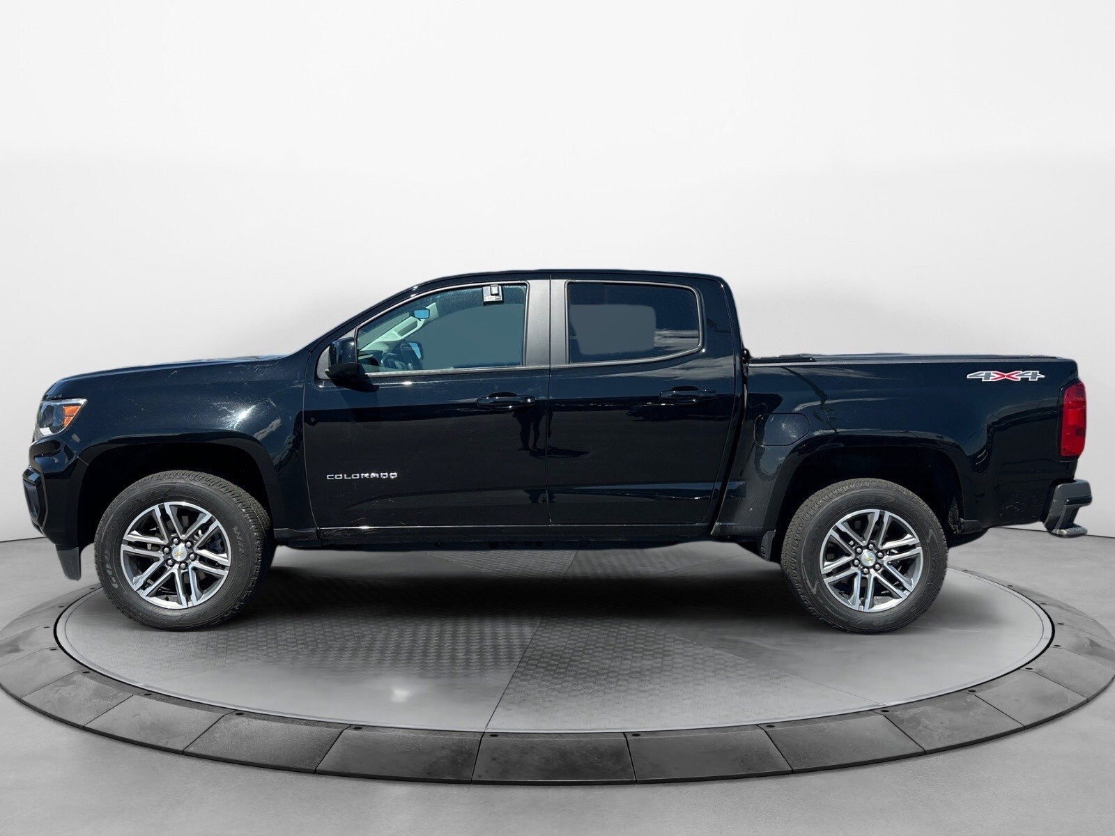 2022 Chevrolet Colorado Work Truck photo 2