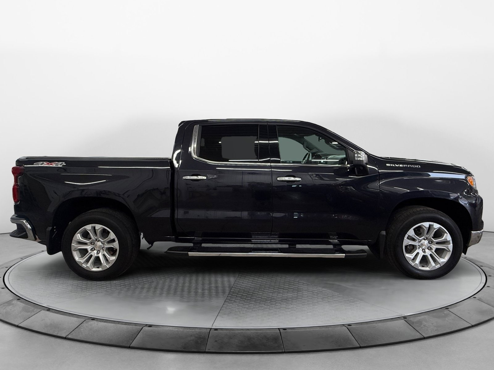 Dark Ash Metallic 2022 Chevrolet Silverado 1500 Pickup Truck Four-Wheel Drive Automatic