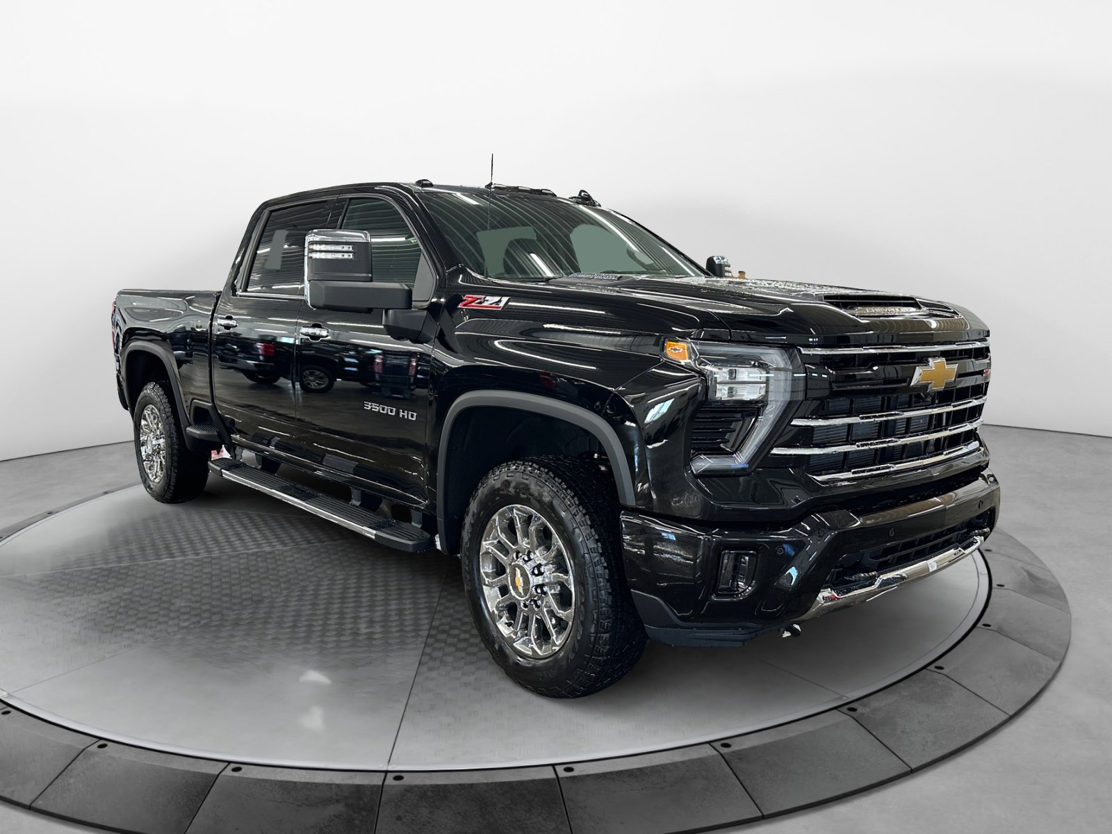 2026 Chevrolet Silverado 3500HD LTZ photo 3