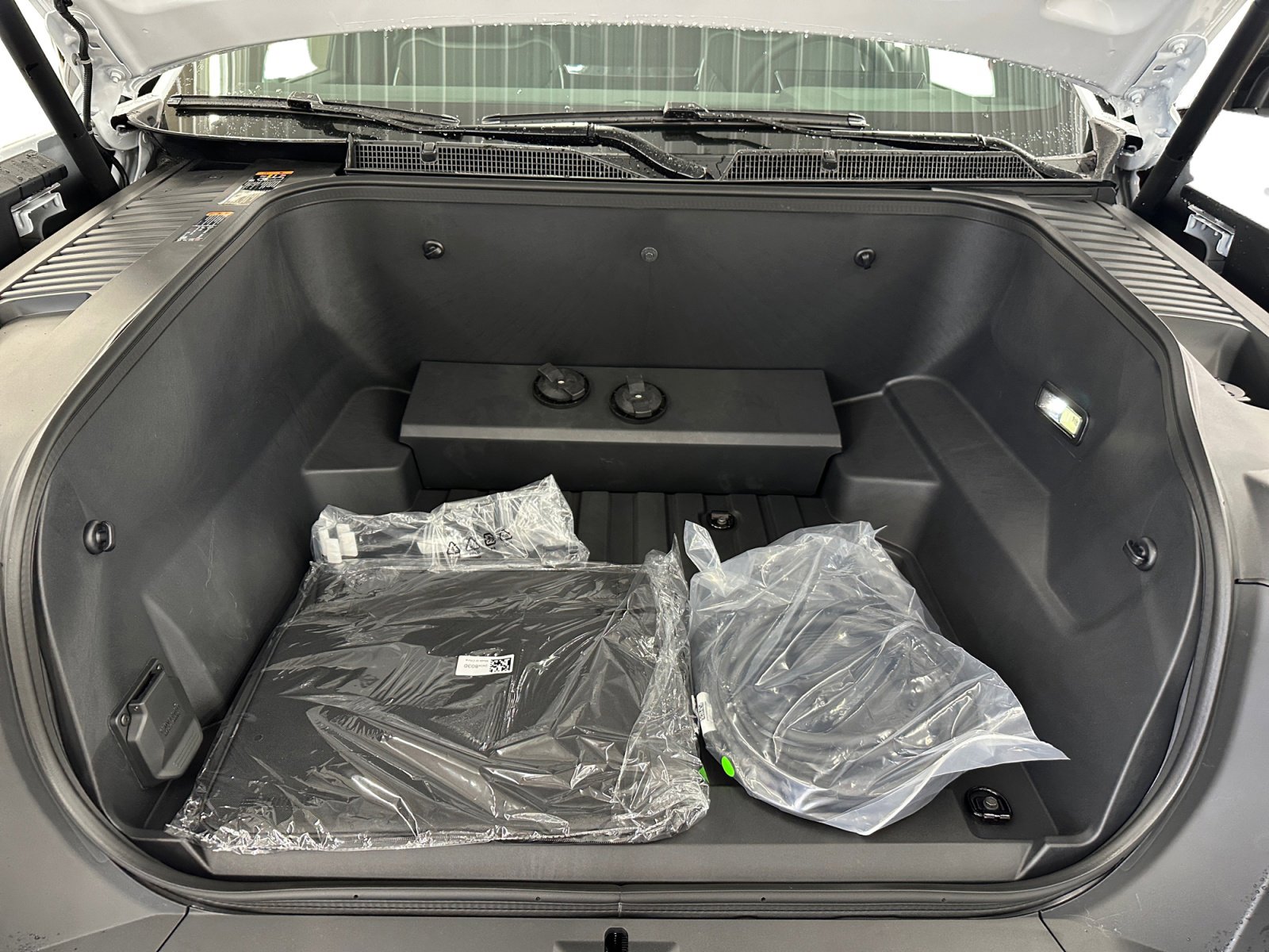 2026 GMC Sierra EV Elevation - Photo 28