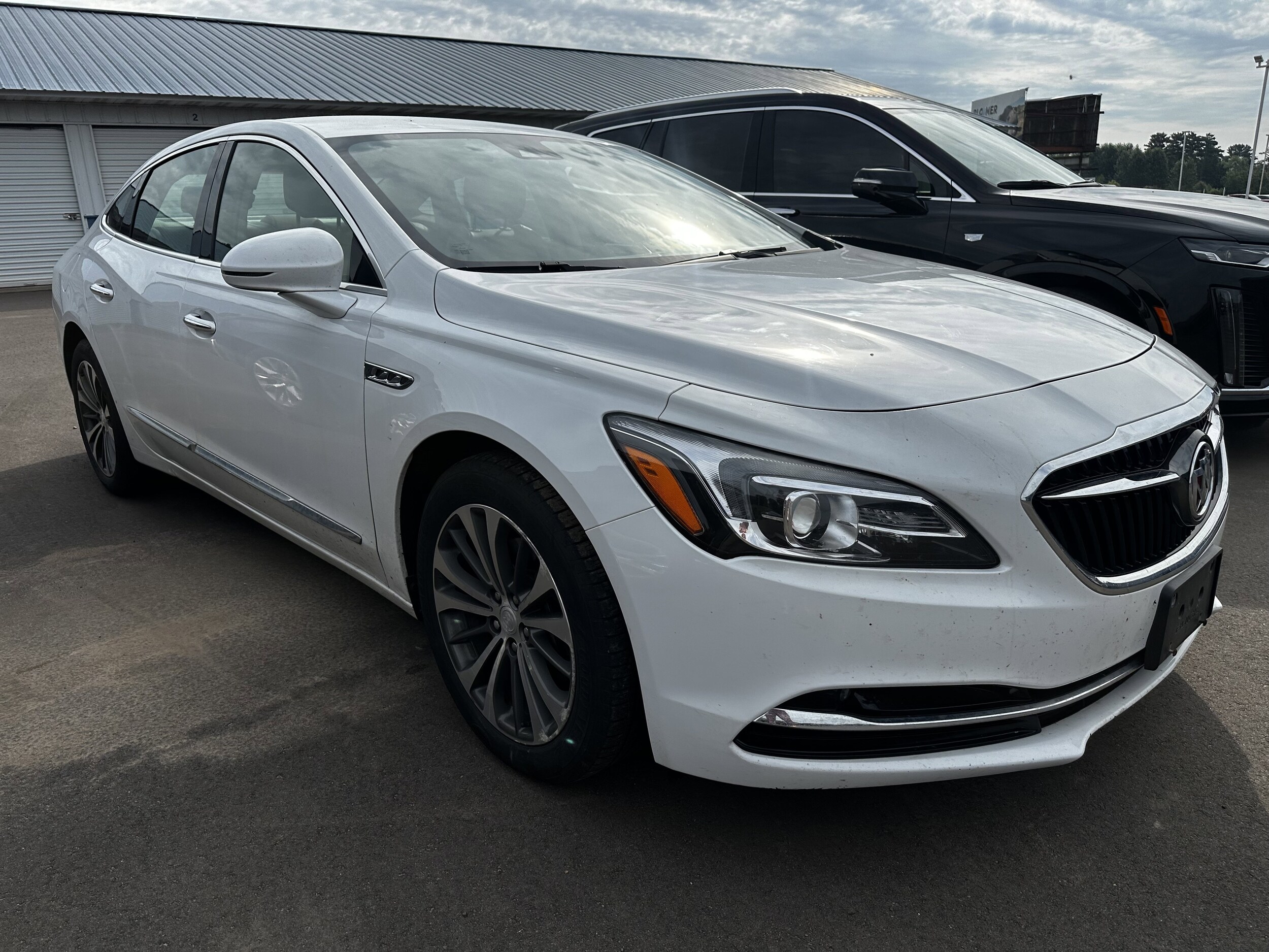 2018 Buick LaCrosse Premium photo 3