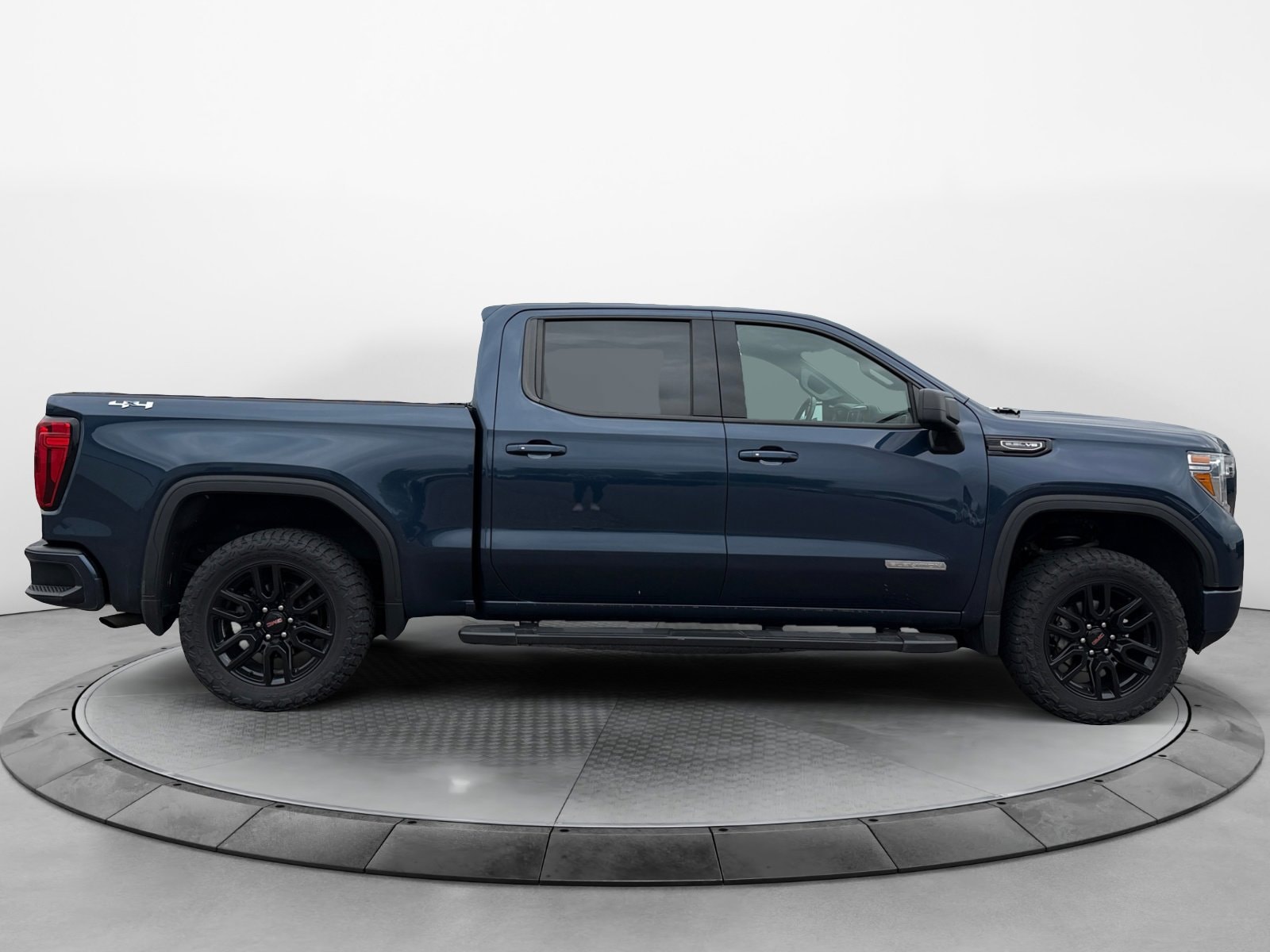 2020 GMC Sierra Elevation 4WD Crew Cab Short Box's photo