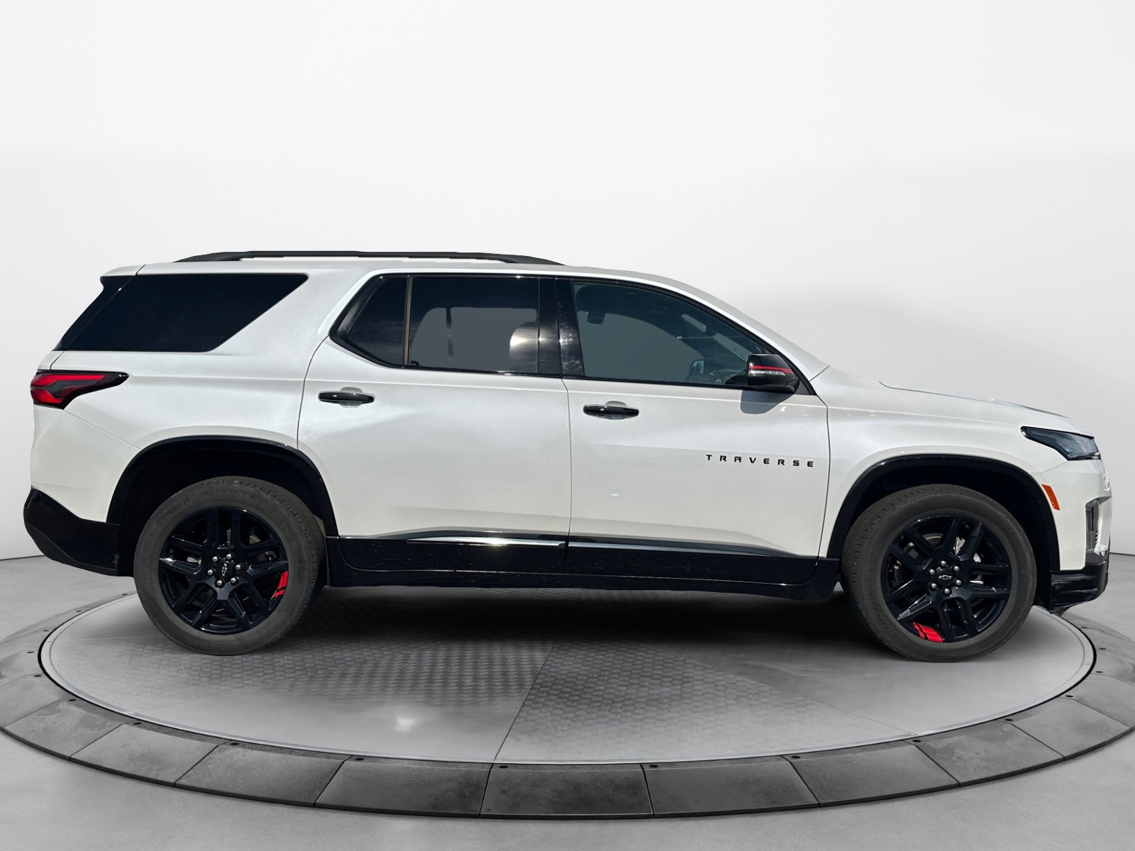 2022 Chevrolet Traverse Premier photo 2