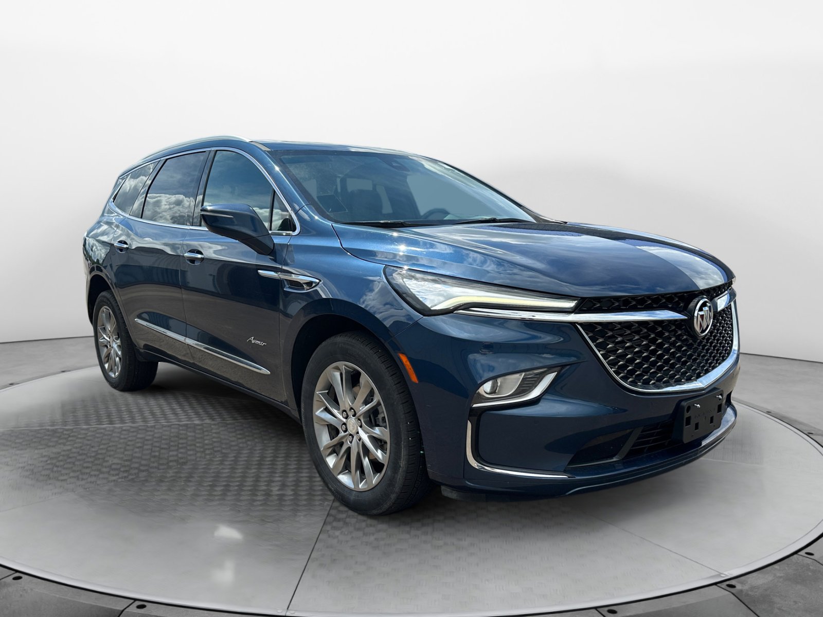 2022 Buick Enclave Avenir photo 3
