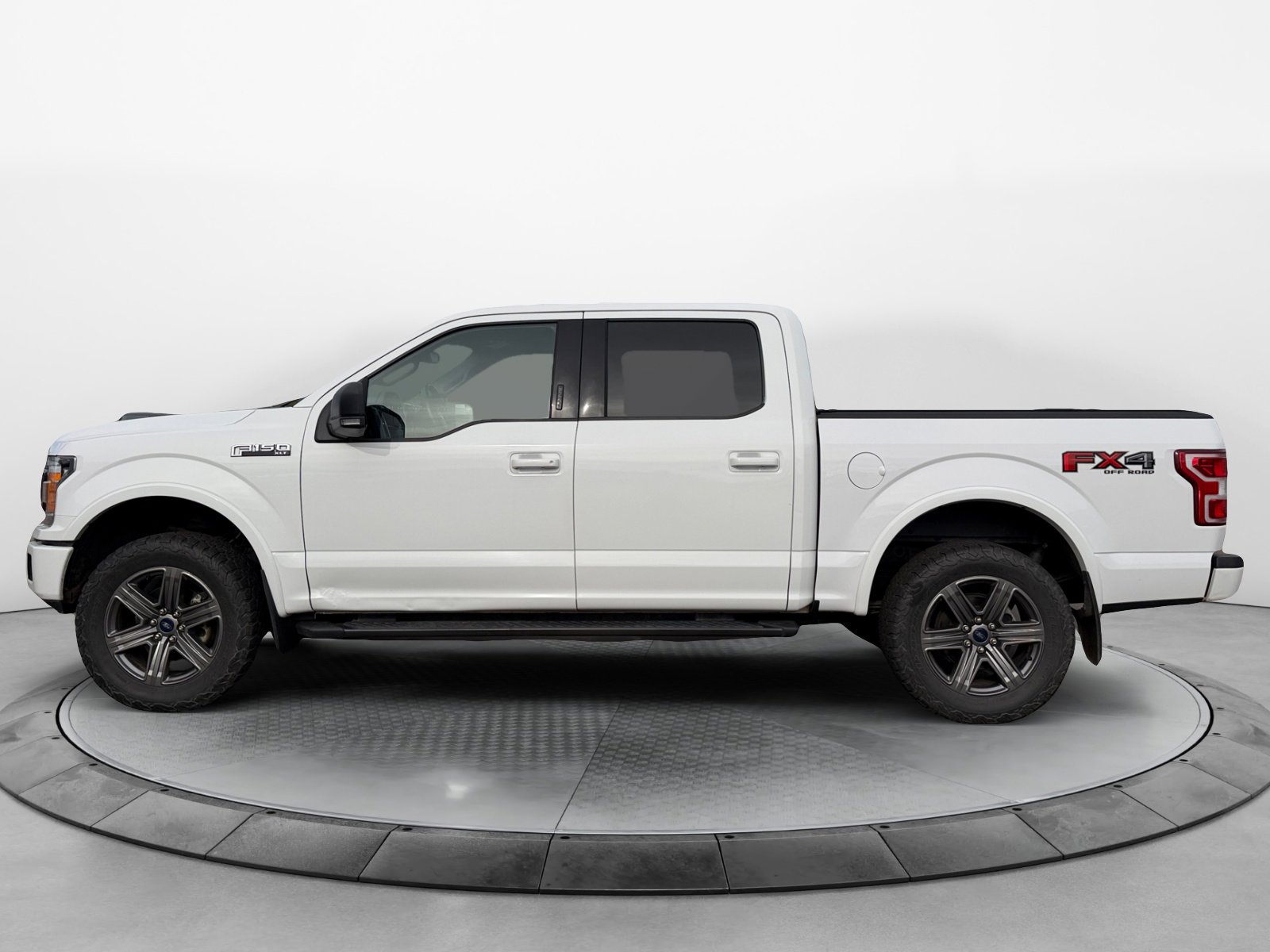 2020 Ford F-150 XLT photo 3
